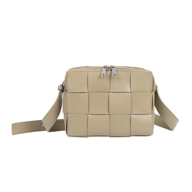 寶緹嘉 BOTTEGA VENETA Cassette 斜背包 730027VB1K0 晶片款 沙色CASSETTE編織包 4X3 防塵袋