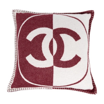 香奈兒 CHANEL CC LOGO 抱枕 靠墊 AAB736 B23197 酒紅/白抱枕 2 防塵袋
