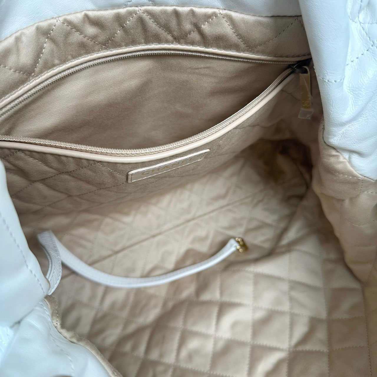 香奈兒 CHANEL 22 小型 束口包  晶片款 白22包 防塵袋