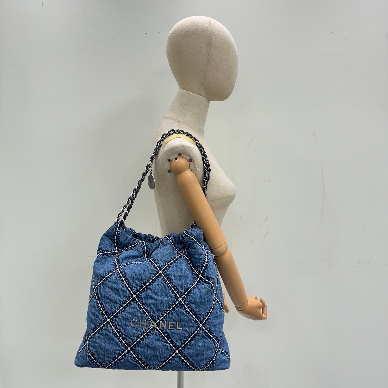 香奈兒 CHANEL 22 菱格紋 單寧 束口 單肩包  晶片款 丹寧22包 小號 無附屬品