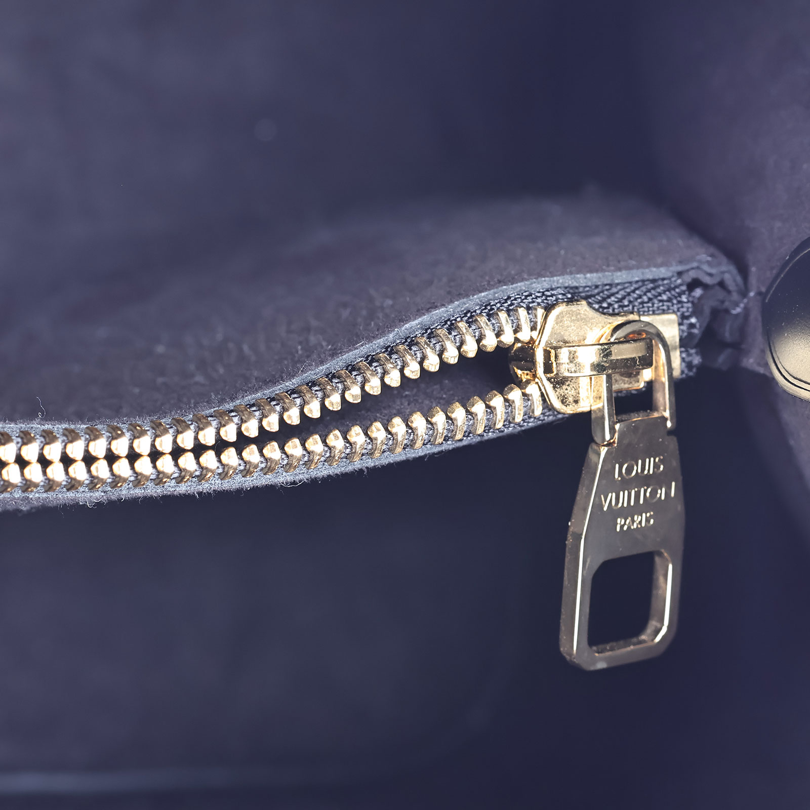 路易威登 LOUIS VUITTON NéoNoé 手提 肩背包 M53237 晶片款 黑EPI造型水桶NéoNoé 防塵袋