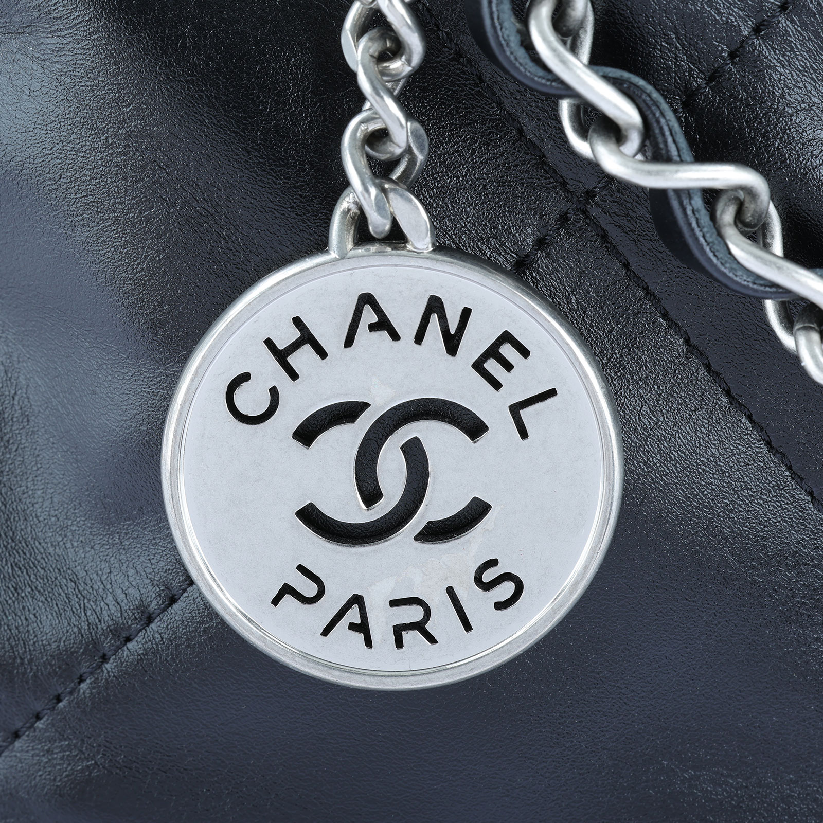 香奈兒 CHANEL 22 中型 束口包 AS3261 黑銀 22 包 中號 防塵袋