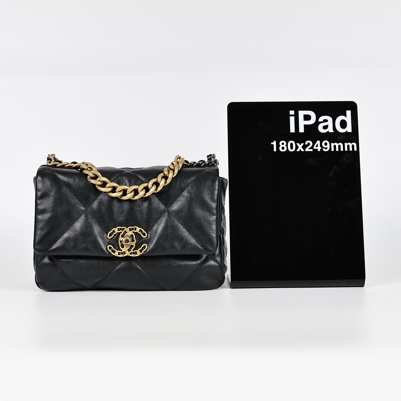 香奈兒 CHANEL 19 口蓋包 肩背 斜背 手提包  30開 黑金19包26CM 防塵袋/保證卡