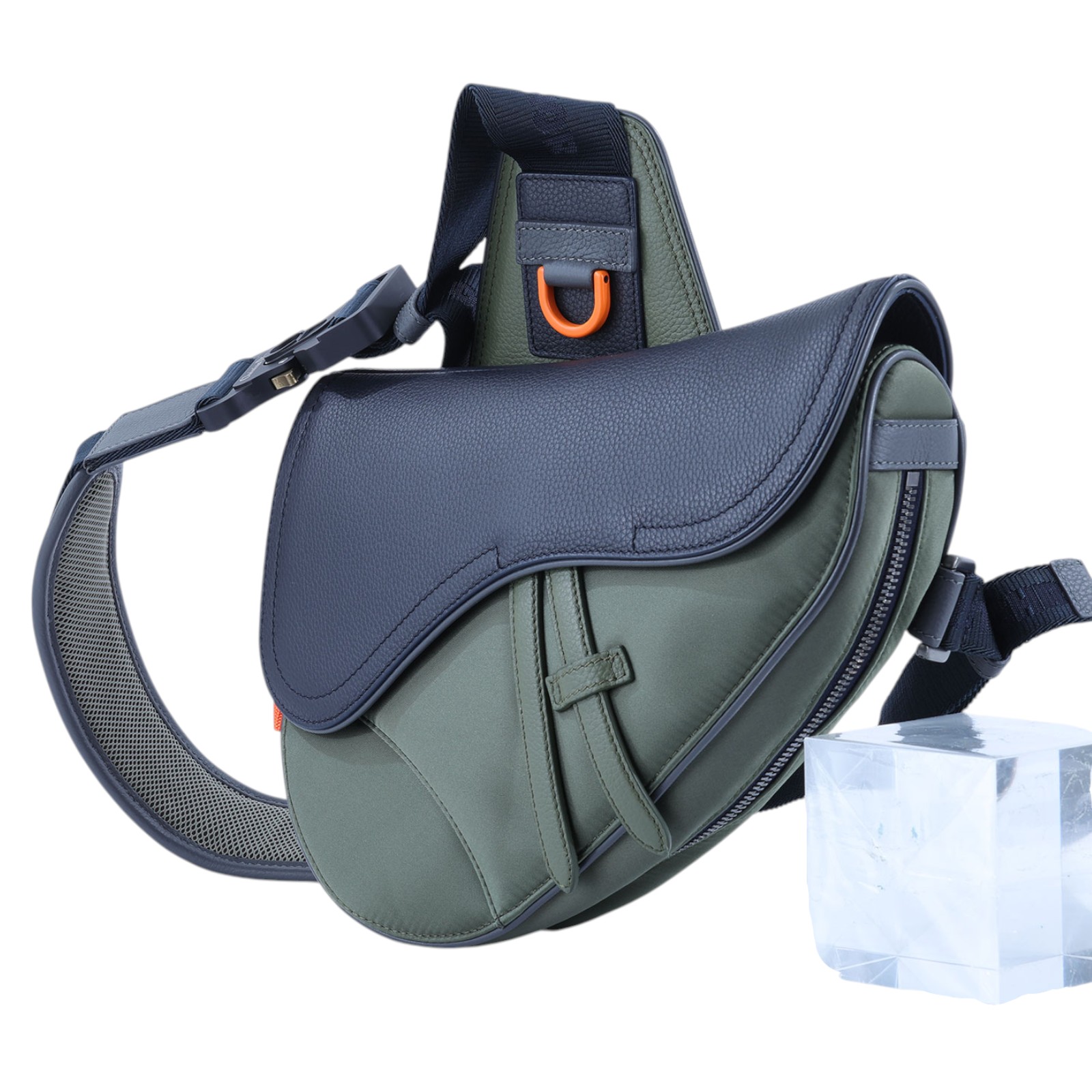 迪奧 CHRISTIAN DIOR Saddle 馬鞍包 Sacai聯名 1ADP0246USC 綠尼龍拚藍馬鞍包 防塵袋/保證卡