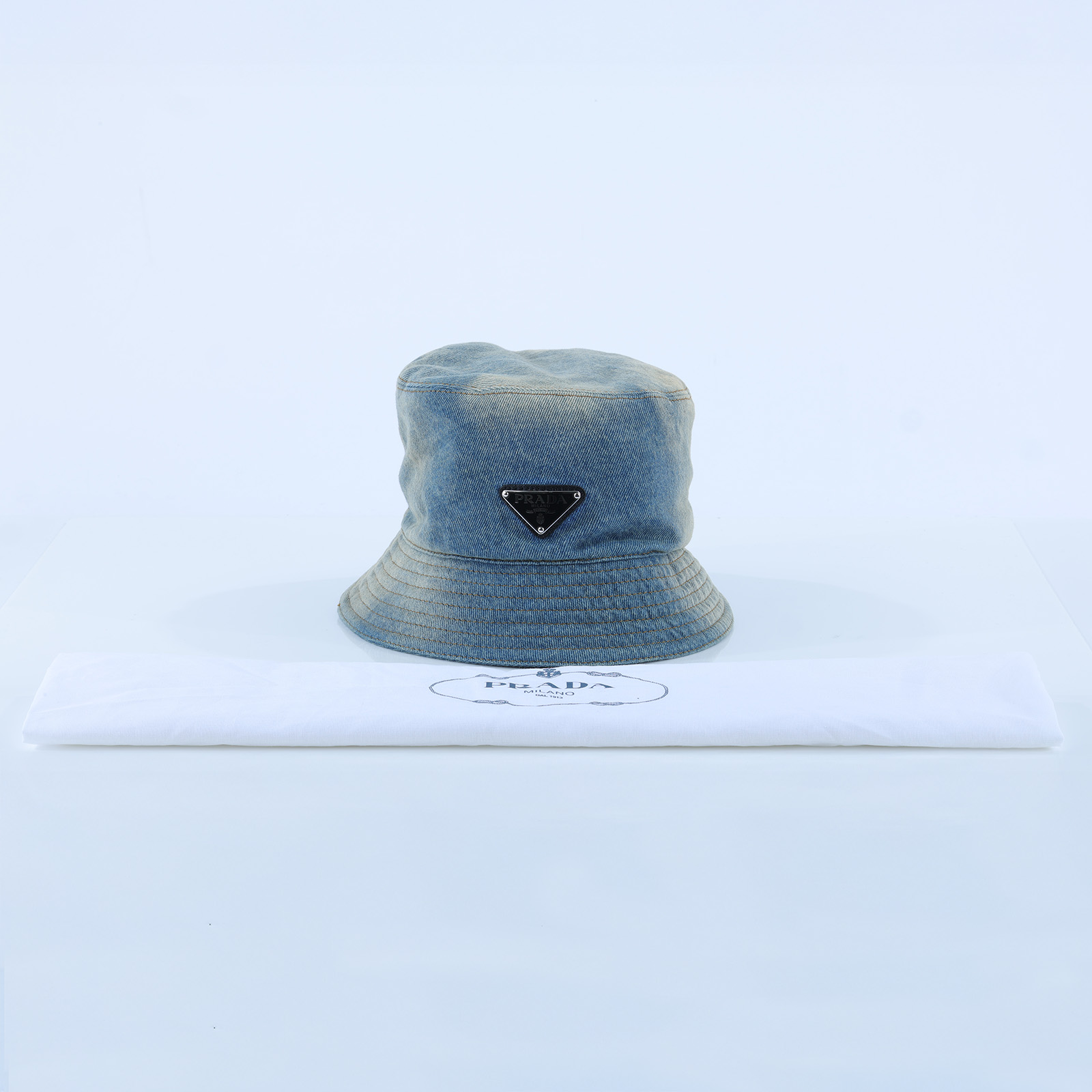 普拉達 PRADA 丹寧 漁夫帽 1HC137_12K1_M 牛仔漁夫帽 #M 防塵袋