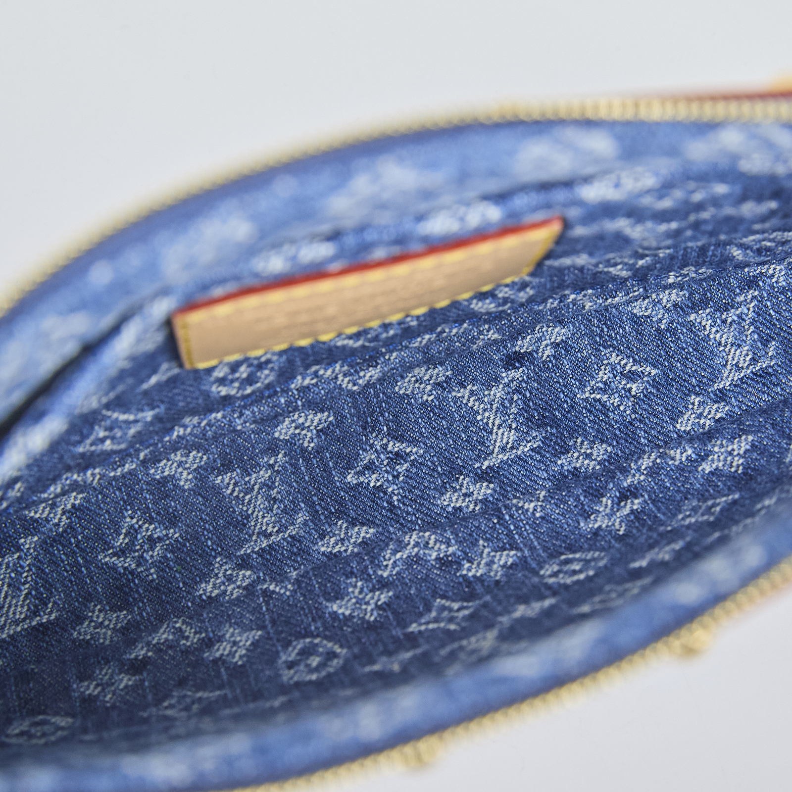路易威登 LOUIS VUITTON LV x TM Pochette Accessoires 村上隆 櫻桃 牛仔 肩背包 麻將包 M13994 晶片款  防塵袋