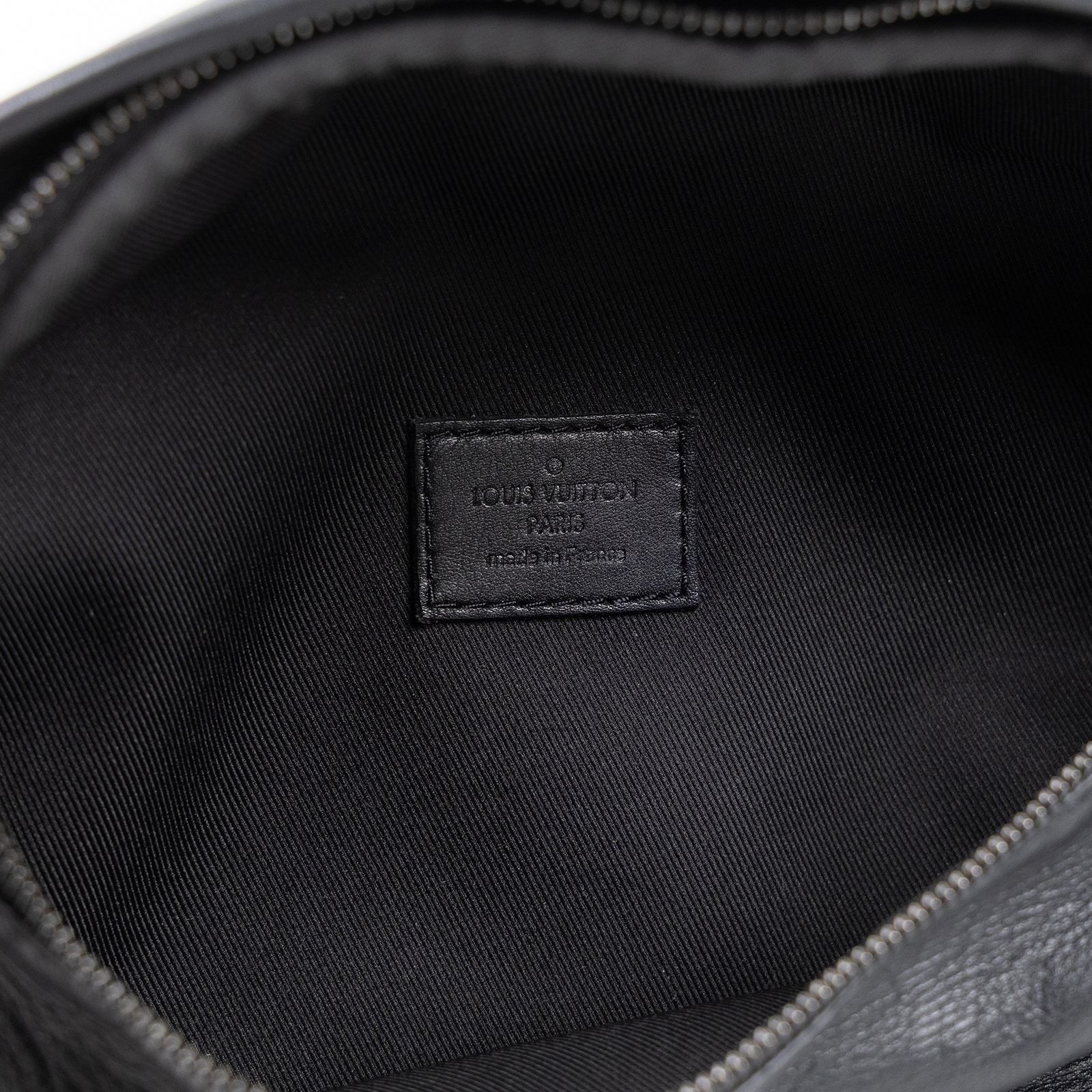 路易威登 LOUIS VUITTON Discovery 壓花小牛皮 腰包 黑色 M44388 晶片款 黑原花壓紋DISCOVERY腰包 防塵袋