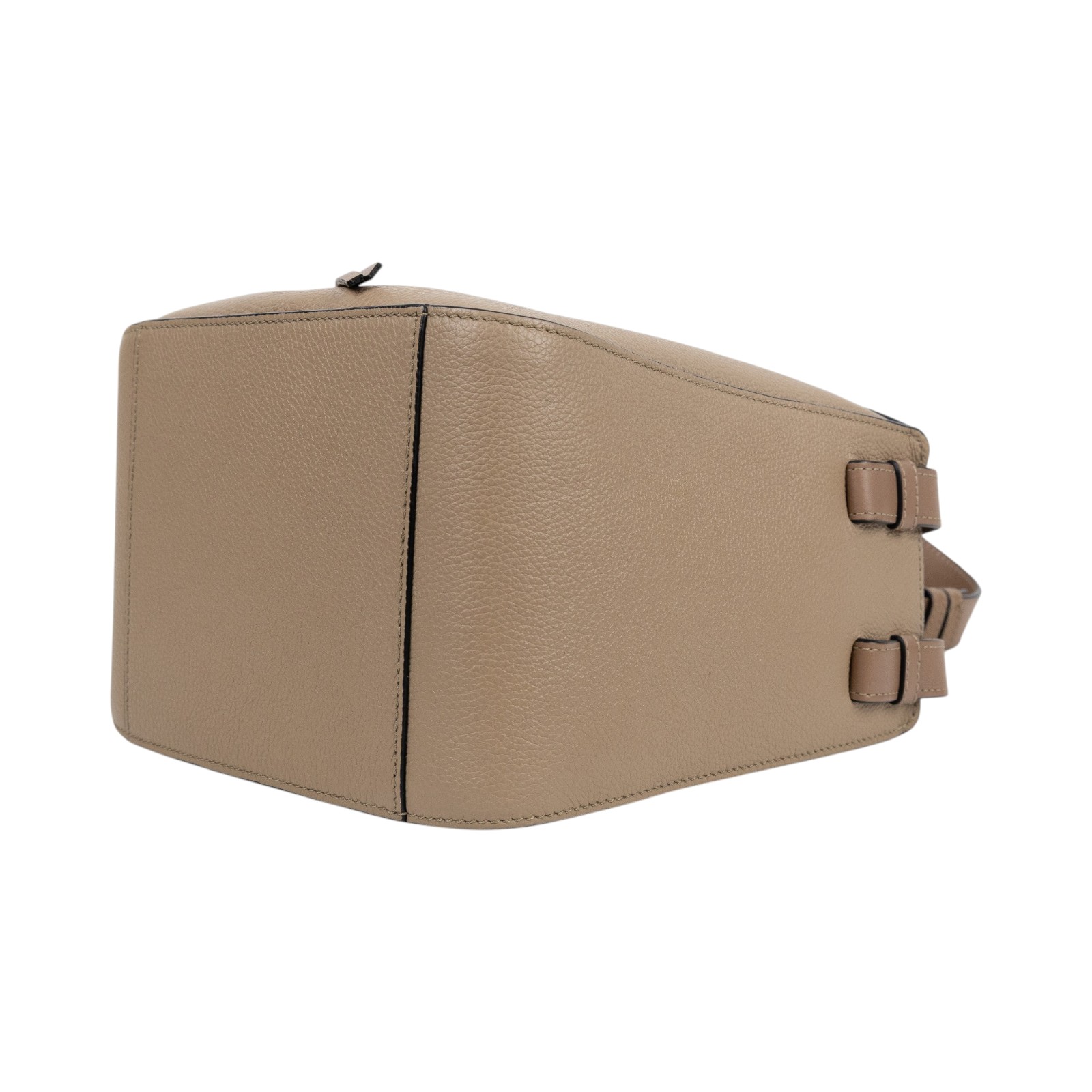 羅意威 LOEWE Compact Hammock bag 小牛皮 肩背 吊床包 A538H13X03 沙色HAMMOCK COMPACT 防塵袋