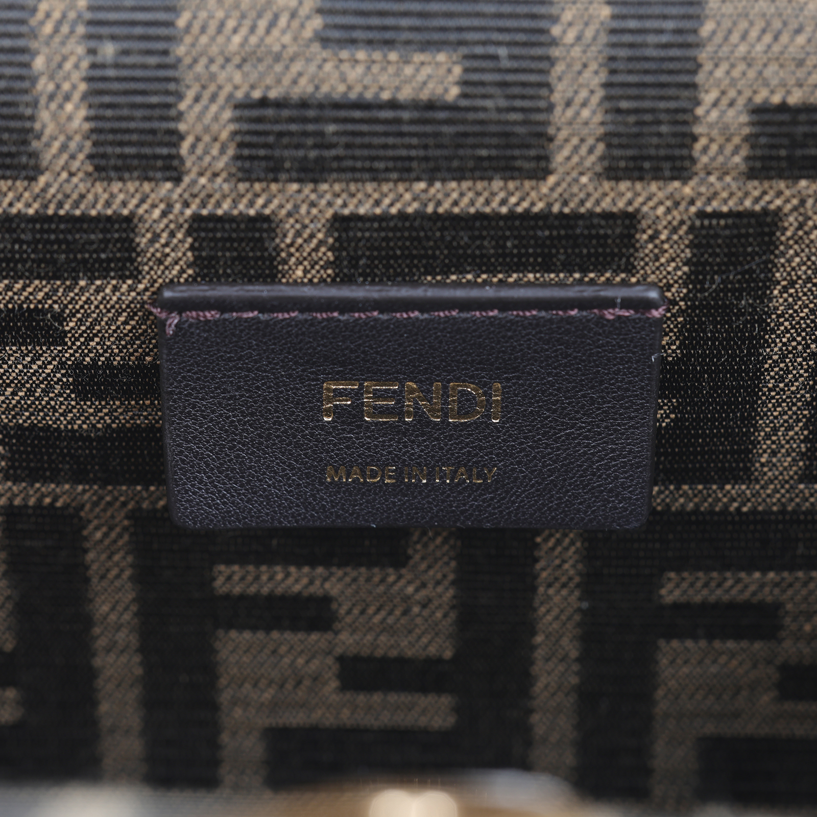 芬迪 FENDI First 手拿包 小型 8BP129ABVE 灰First 23CM 防塵袋/背帶/產品資訊標籤