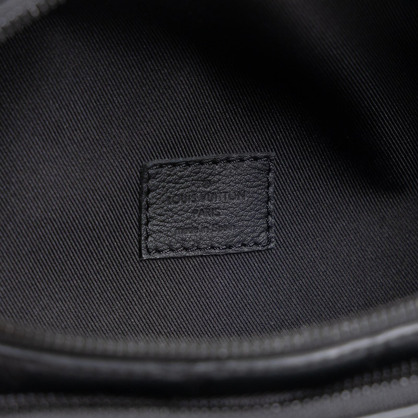 路易威登 LOUIS VUITTON Rush 腰包 黑色 小牛皮 M47058 晶片款 黑Rush腰包 原廠盒子/防塵袋
