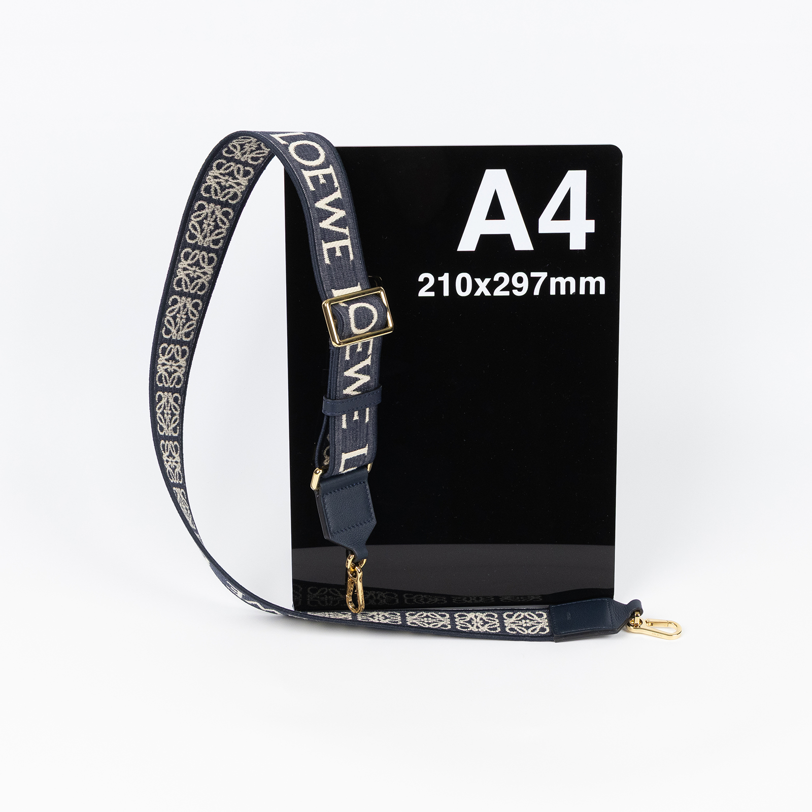 羅意威 LOEWE 緹花織 小牛皮 Anagram 肩帶 背帶 C886T90X01 深藍Anagram緹花背帶 防塵袋
