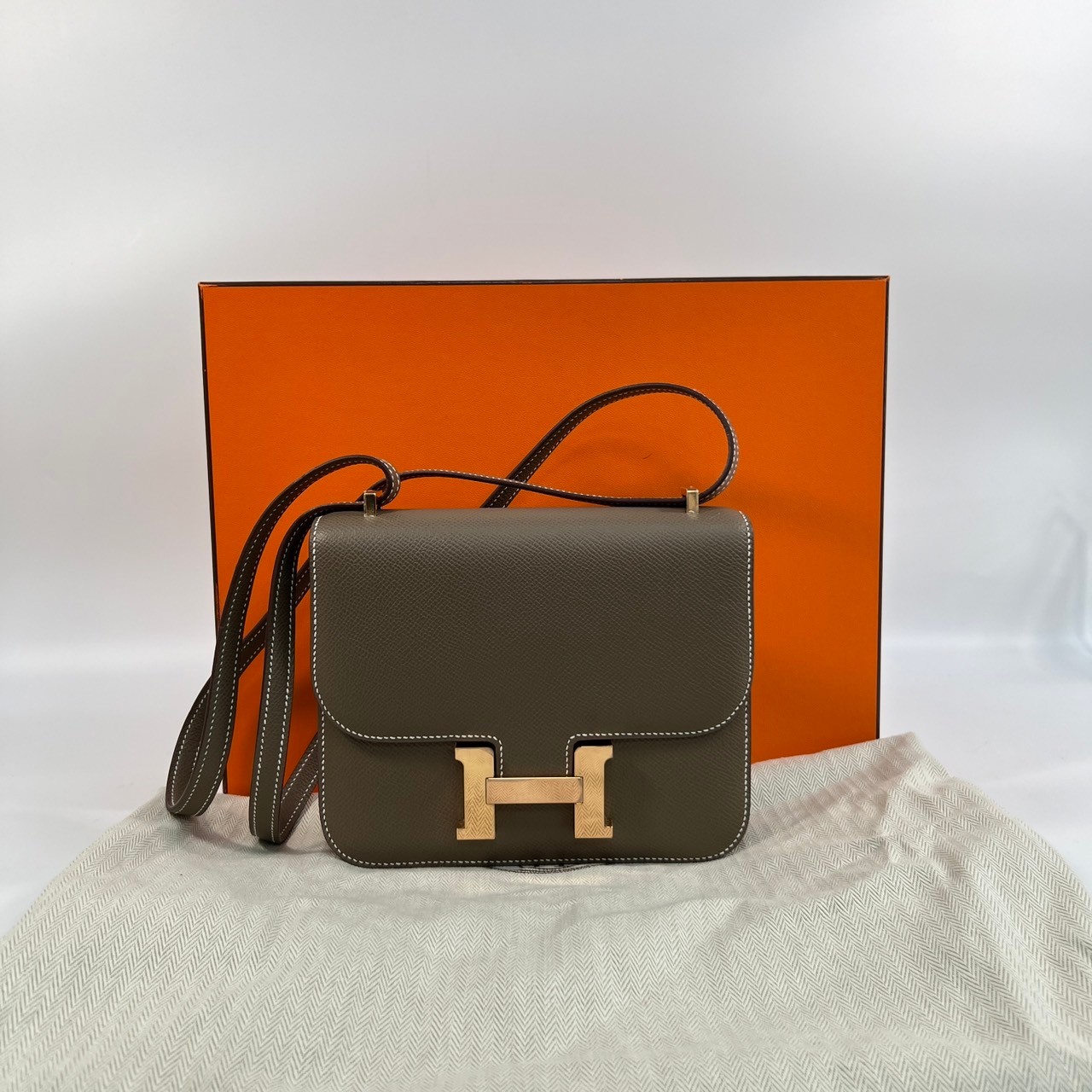 愛馬仕 Hermes Constance Bag 康康包 MIni 18 CN18 U刻 大象灰PG釦CONSTANCE18 原廠盒子/防塵袋