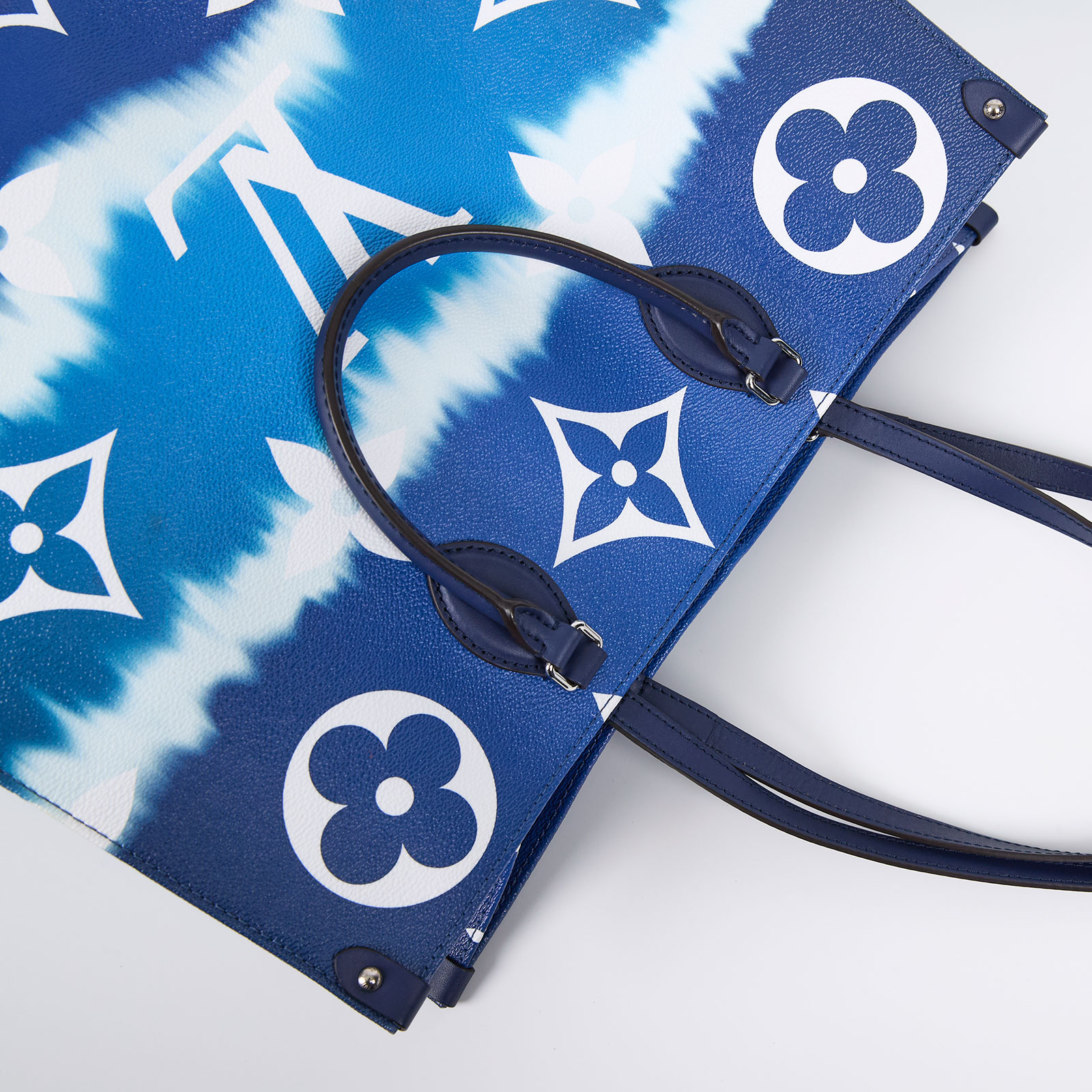路易威登 LOUIS VUITTON OnTheGo GM 購物袋 手提包 絞染 M45120 晶片款 藍白On the Go GM Escar GM 無附屬品