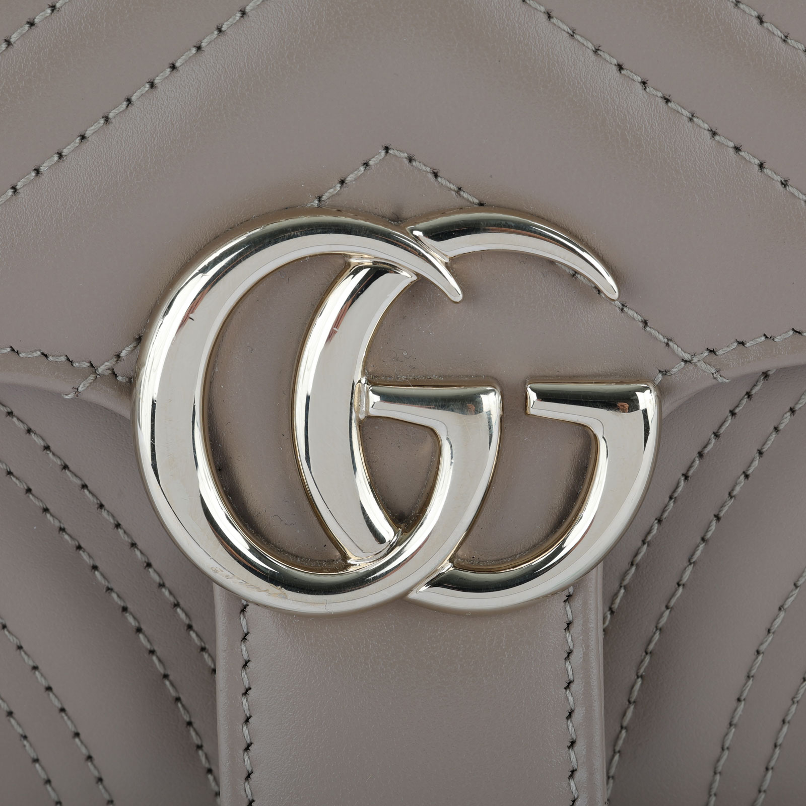 古馳 GUCCI GG Marmont 迷你肩揹袋 446744 灰褐色MARMONT鍊包 原廠盒子/防塵袋