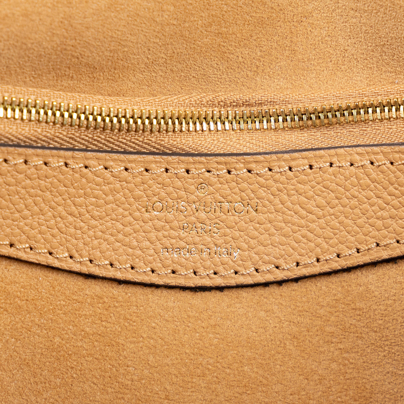 路易威登 LOUIS VUITTON Diane 腋下包法棍 單肩背包 霞光橙 M11817 晶片款 奶茶原花Diane壓印牛皮肩背包 防塵袋