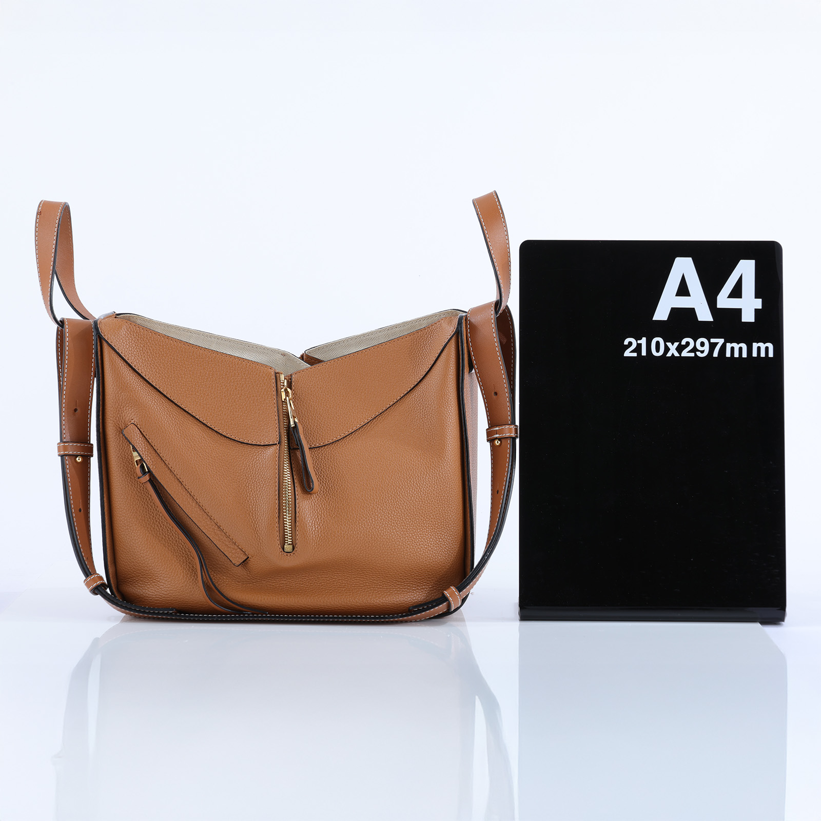 羅意威 LOEWE Hammock 手提包 小型 經典小牛皮  387.30.S35 焦糖色HAMMOCK 防塵袋