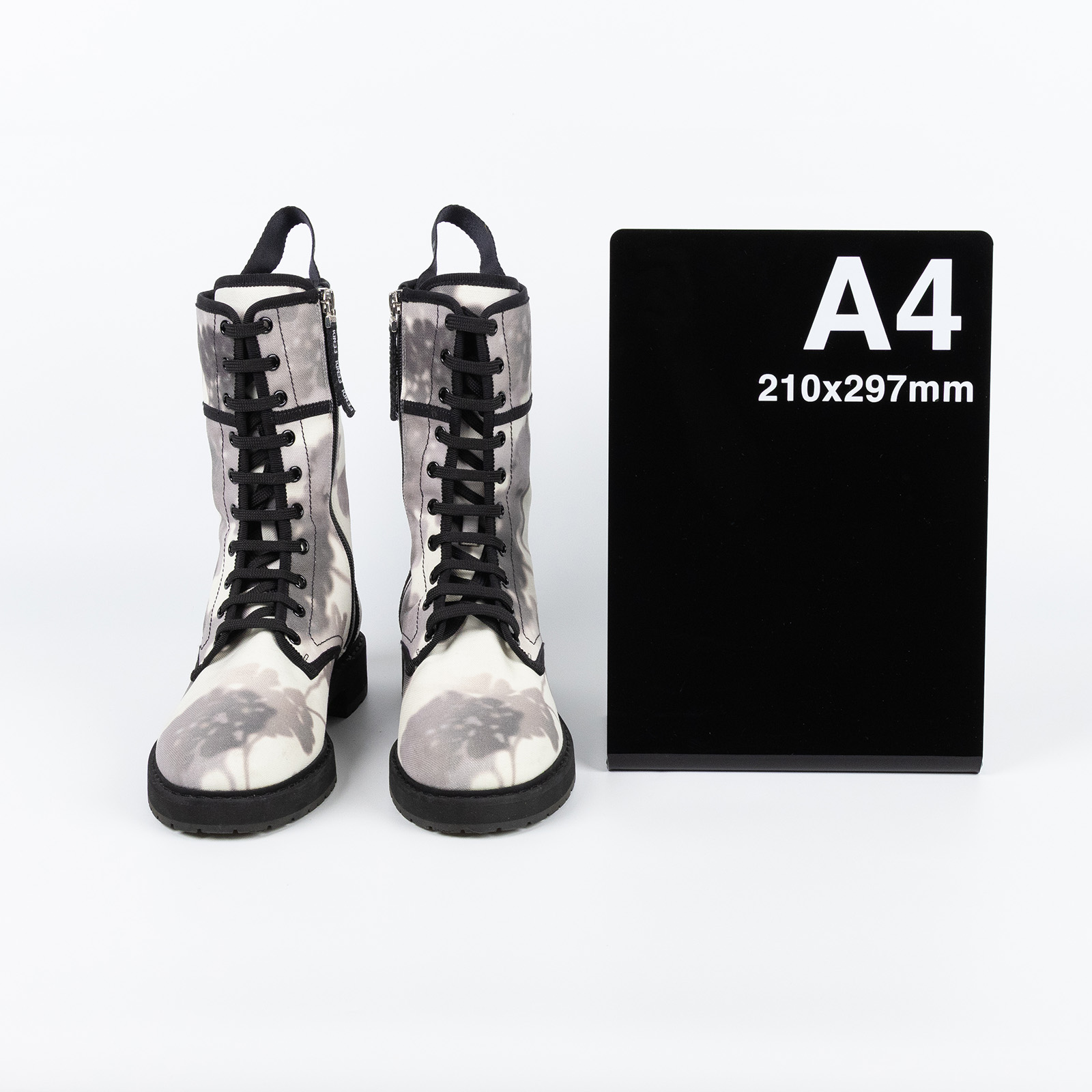 芬迪 FENDI 花卉印花 機車靴  黑灰水墨帆布中筒靴 無附屬品