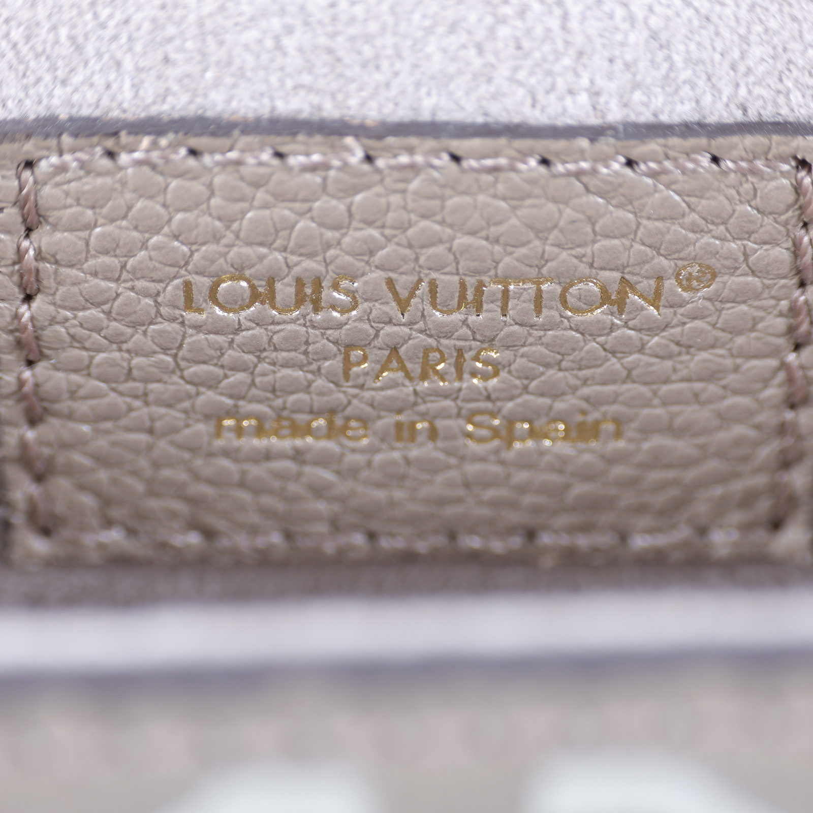 路易威登 LOUIS VUITTON Nano Diane 腋下包法棍 單肩背包 斑鳩灰 奶油色 M83300 晶片款  原廠盒子/防塵袋