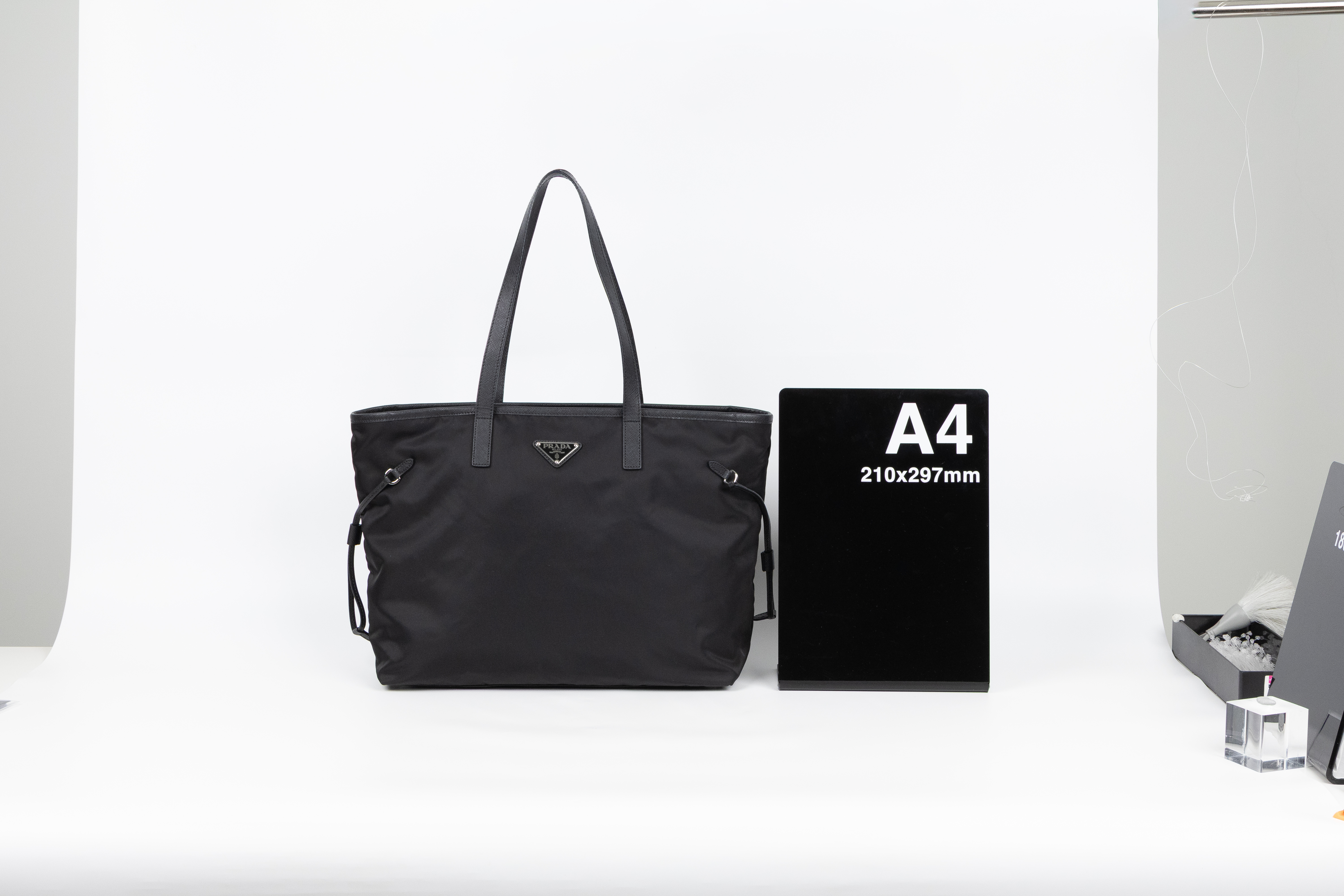 普拉達 PRADA Vela Borsa 尼龍 托特包 1BG401_V44 黑尼龍托特包 防塵袋/保證卡