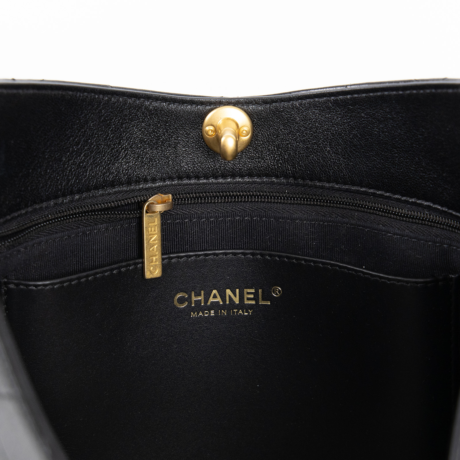 香奈兒 CHANEL 流浪包 Hobo Bag 肩背包 AS5549 B20290 晶片款 黑羊金扣HOBO 原廠盒子/防塵袋/購買證明