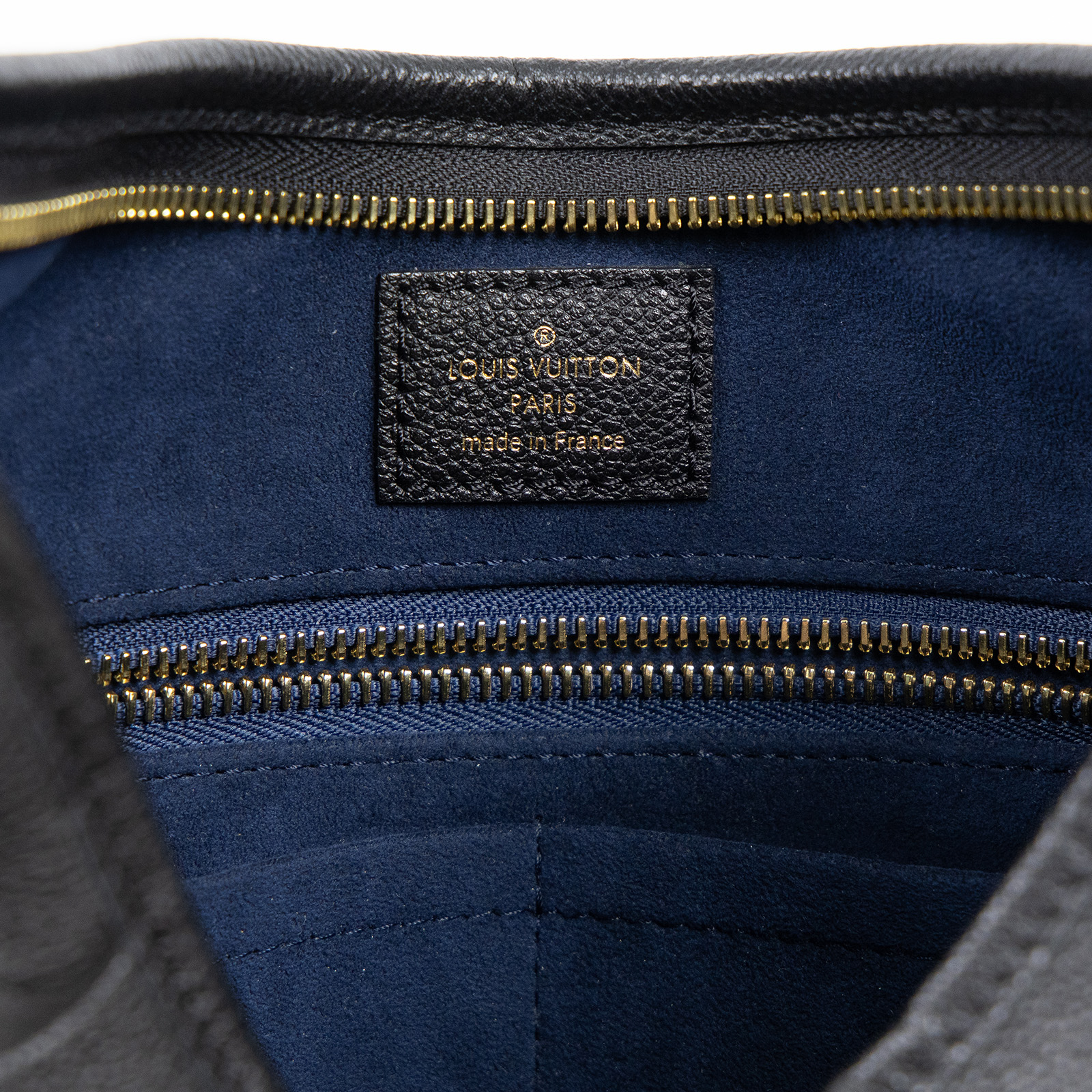 路易威登 LOUIS VUITTON CarryAll PM  黑色 牛皮 肩背包 M46288 晶片款 黑牛皮壓紋CARRYAll PM 防塵袋