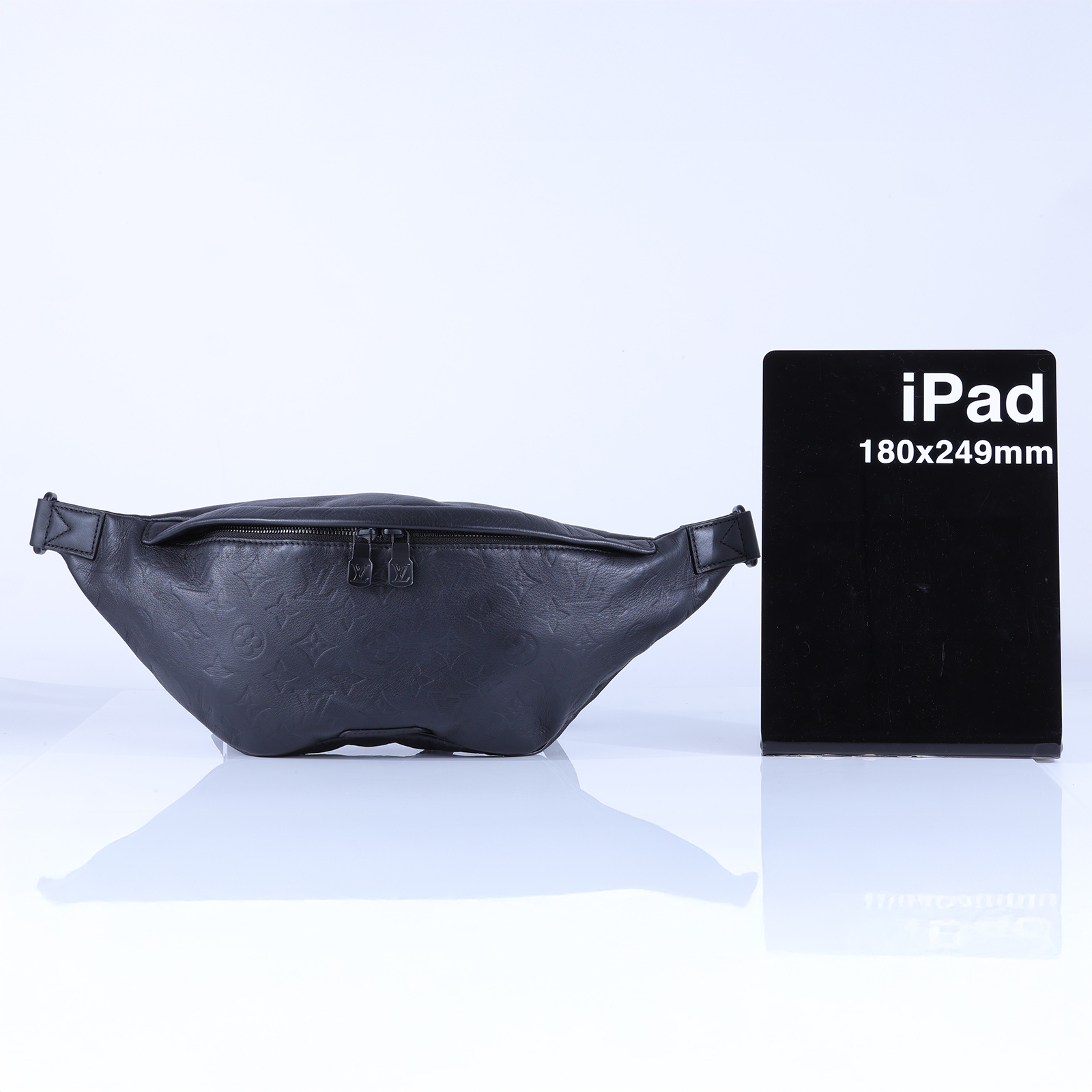 路易威登 LOUIS VUITTON Discovery 壓花小牛皮 腰包 黑色 M44388 晶片款 黑原花壓紋DISCOVERY腰包 防塵袋