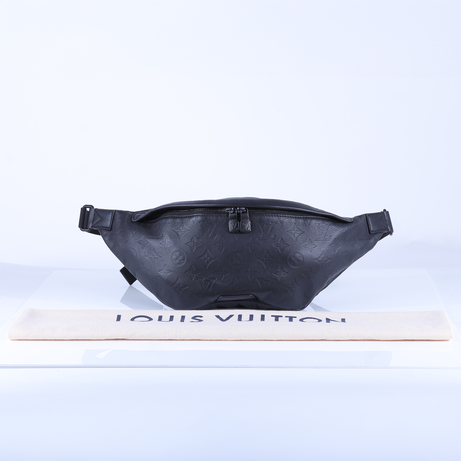 路易威登 LOUIS VUITTON Discovery 壓花小牛皮 腰包 黑色 M44388 晶片款 黑原花壓紋DISCOVERY腰包 防塵袋