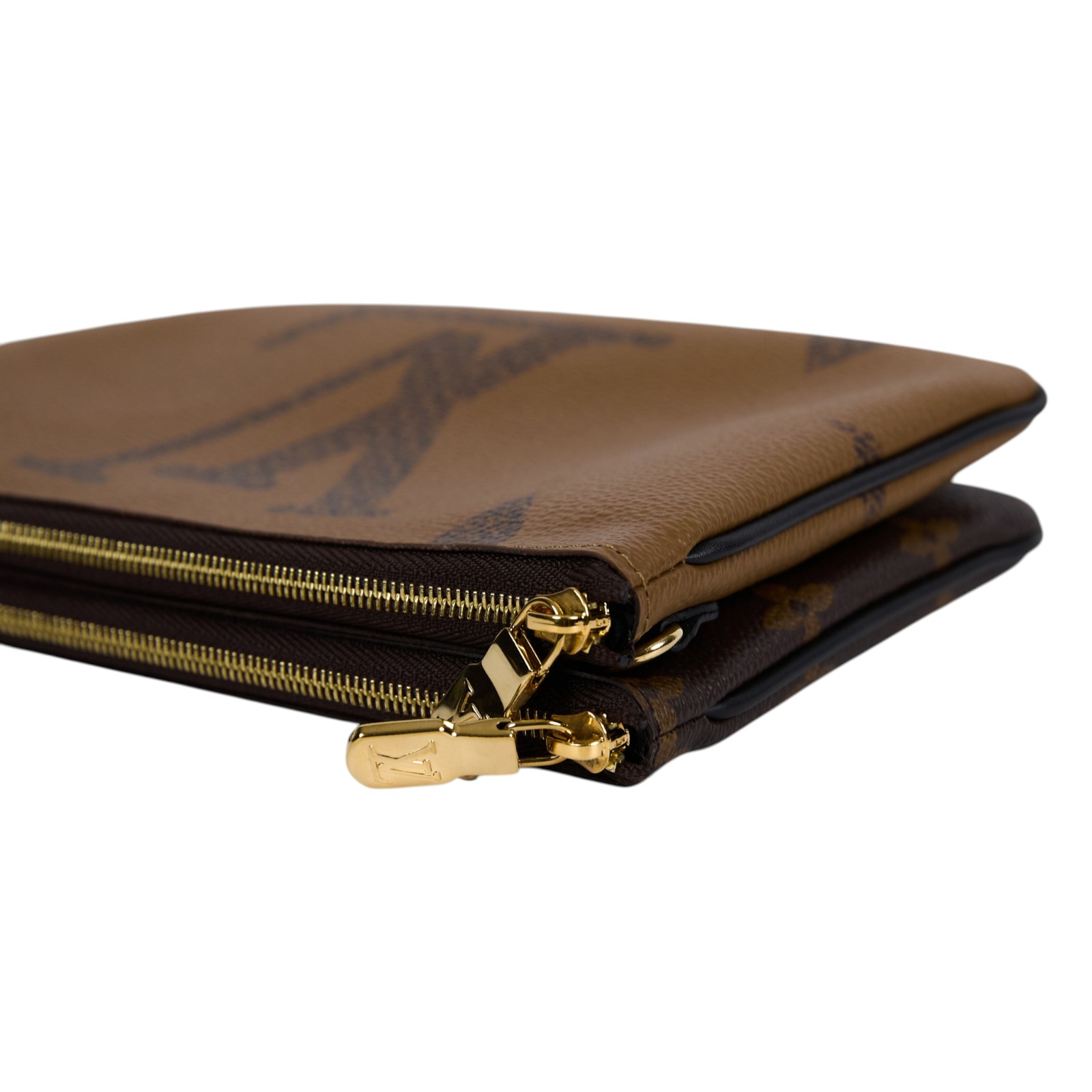 路易威登 LOUIS VUITTON Double Zip Pochette Reverse 帆布 多夾層手拿 斜背包 M69203 晶片款  原廠盒子/防塵袋/背帶