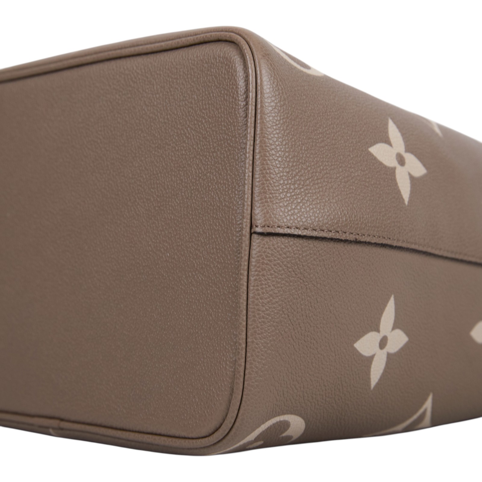 路易威登 LOUIS VUITTON NéoNoé MM 皮革 肩背 水桶包 斑鳩灰色/奶油色 M45555 晶片款  防塵袋/購買證明/內袋/手提把/背帶