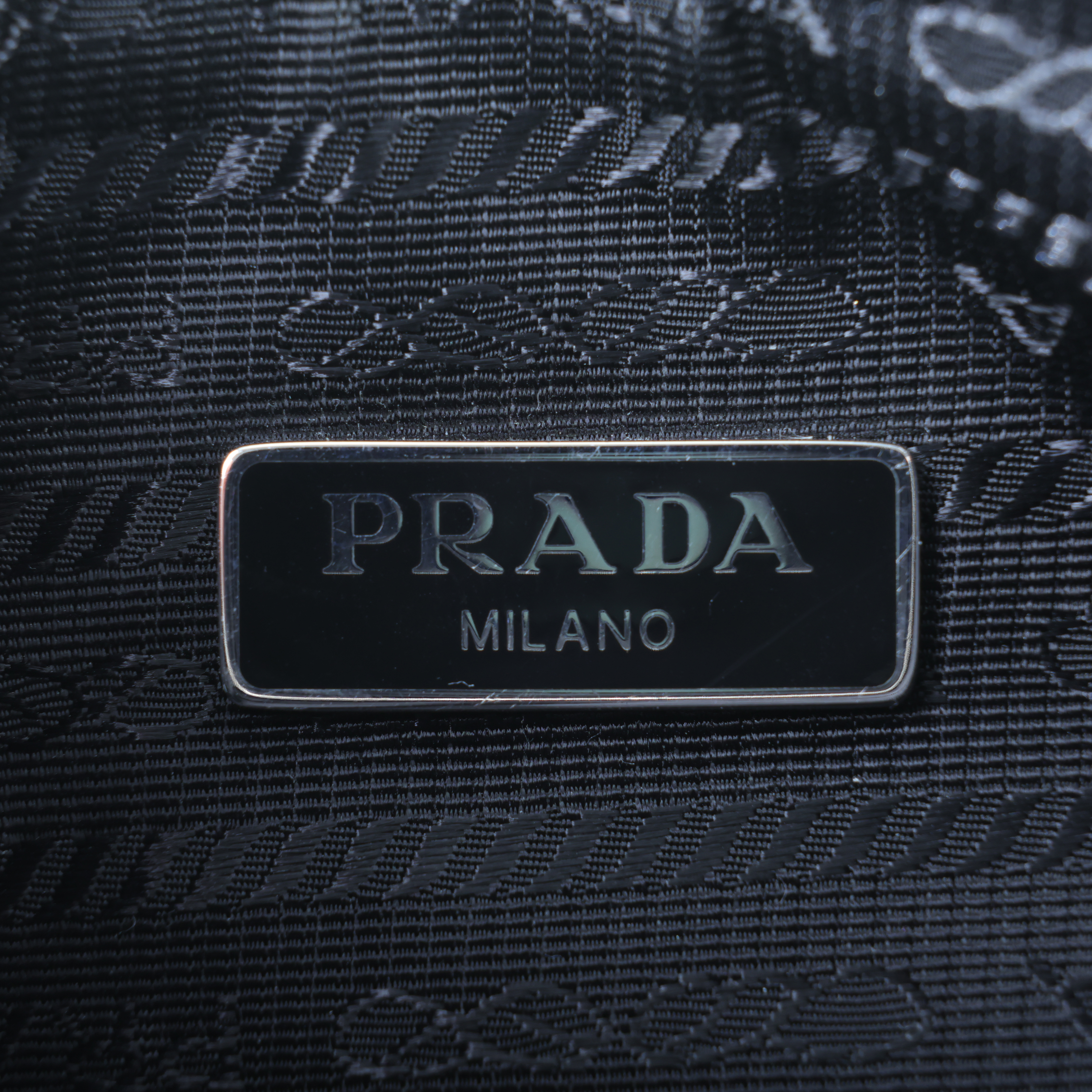 普拉達 PRADA Re-Edition 2005 Re-Nylon 手袋 1BH204_R064 黑銀三合一尼龍肩背包 無附屬品