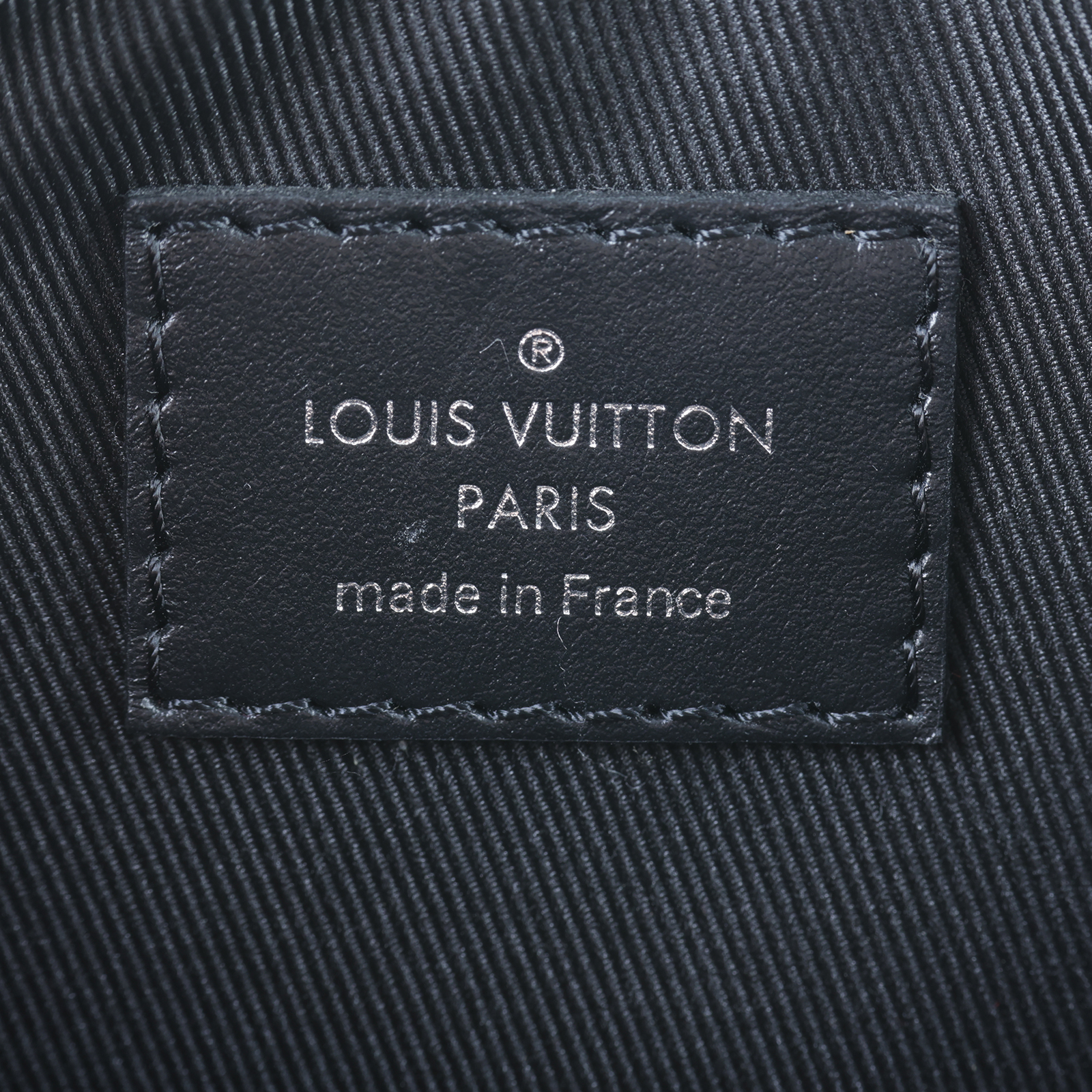 路易威登 LOUIS VUITTON Nano Porte Documents Voyage M82770 晶片款  防塵袋/背帶