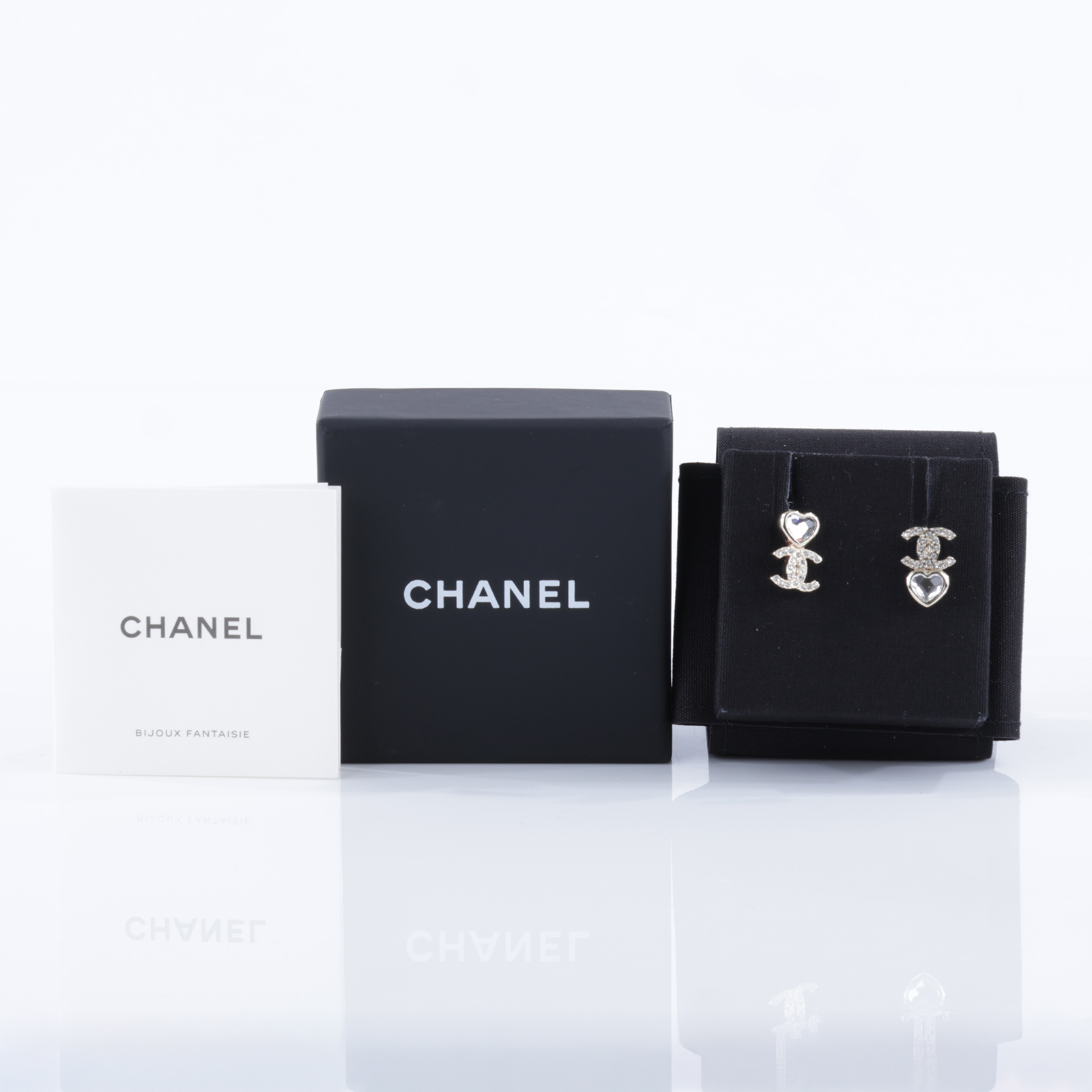 香奈兒 CHANEL CC LOGO 耳環 耳釘 ABG246 B21750B25B 愛心水鑽LOGO耳環 原廠盒子/內襯