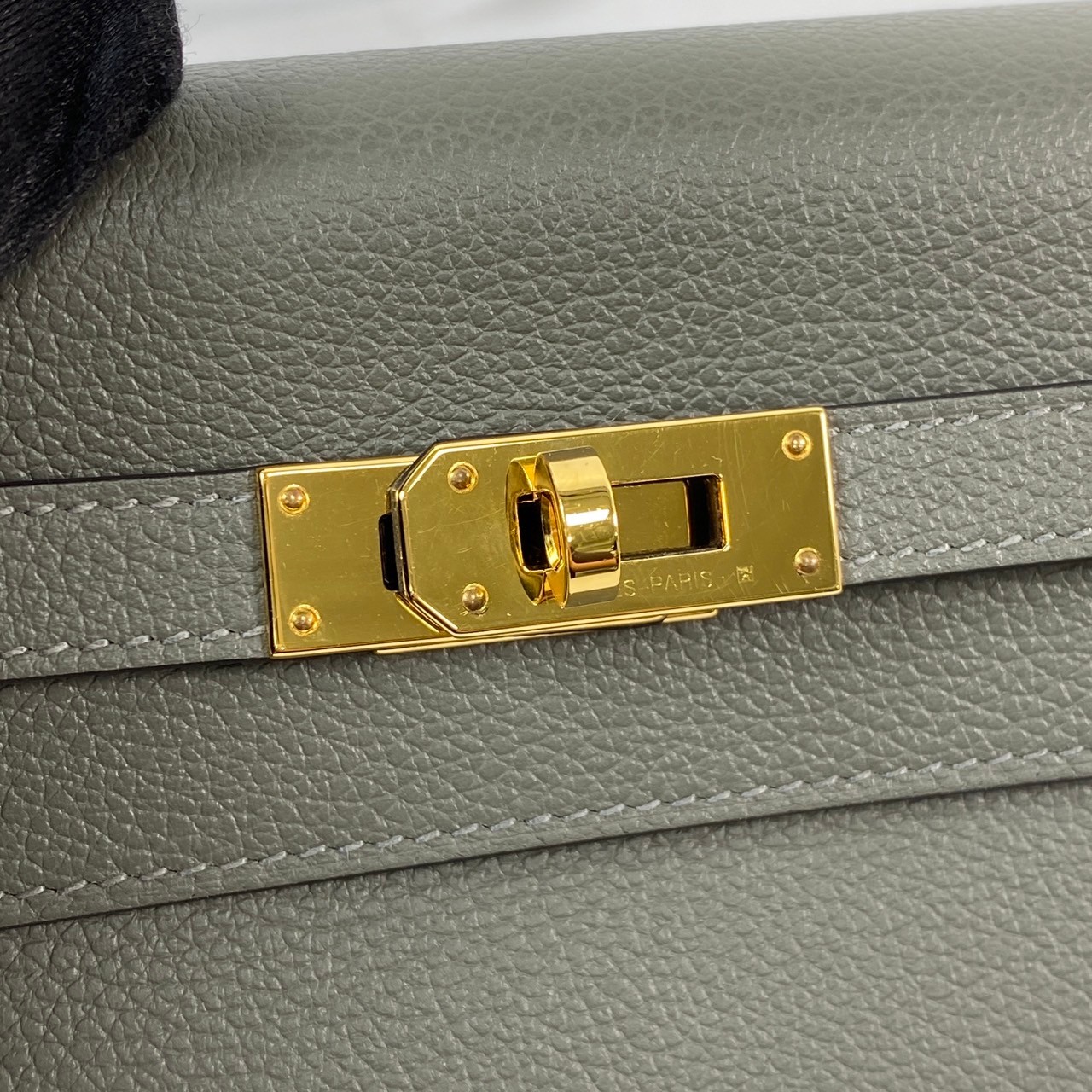 愛馬仕 Hermes Kelly to go 長夾肩背包 KLG B TI 010 BY B刻 積雨雲灰KELLY TO GO 原廠盒子/防塵袋/STARP