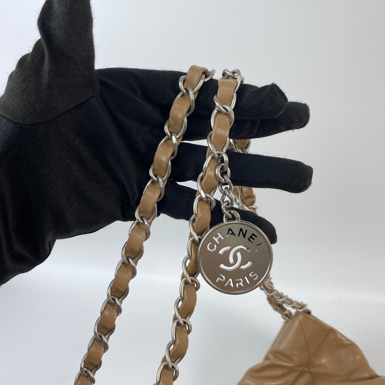 香奈兒 CHANEL 22 小型 束口包 AS3260 晶片款 奶茶色22BAG SMALL 原廠盒子/防塵袋/內袋/購買證明影本