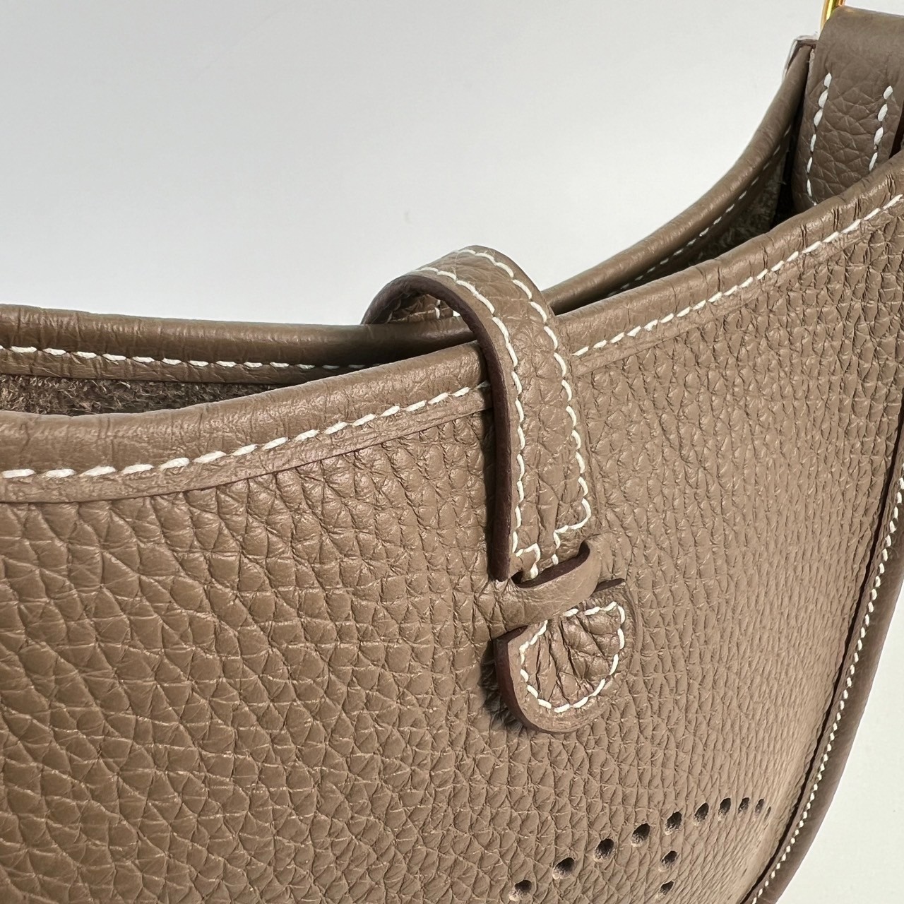 愛馬仕 Hermes Evelyne Bag 伊芙琳包 TPM EVTPM U MN 010 KD  原廠盒子/防塵袋2/背帶