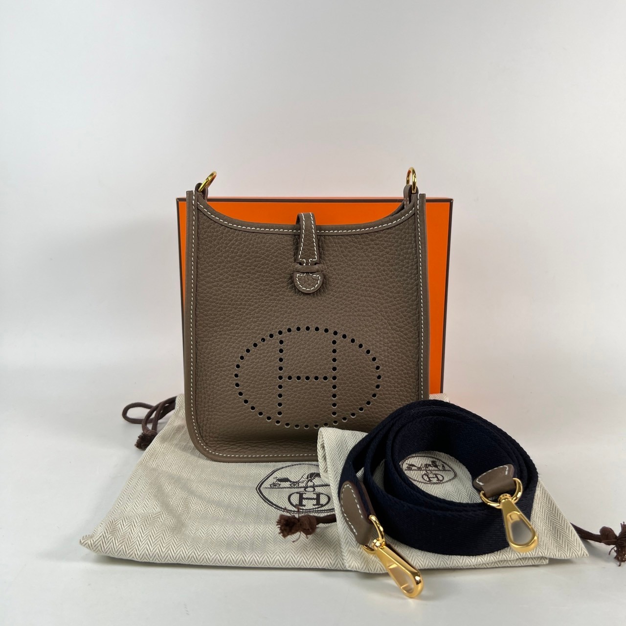 愛馬仕 Hermes Evelyne Bag 伊芙琳包 TPM EVTPM U MN 010 KD  原廠盒子/防塵袋2/背帶
