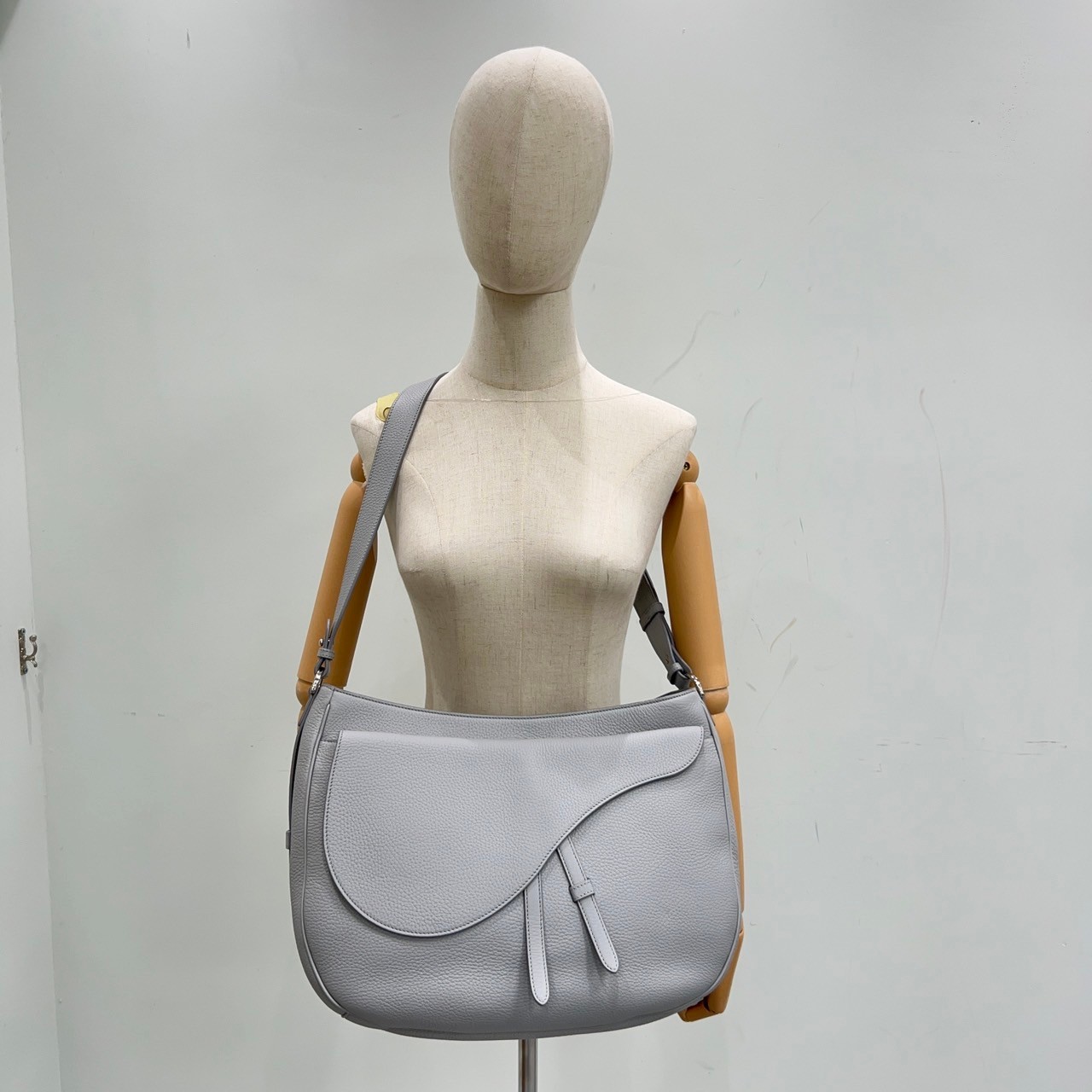 迪奧 CHRISTIAN DIOR Saddle 馬鞍包 肩背 手提包 1ADHO023YZR 灰HOBO M 原廠盒子/防塵袋/購買證明/背帶2
