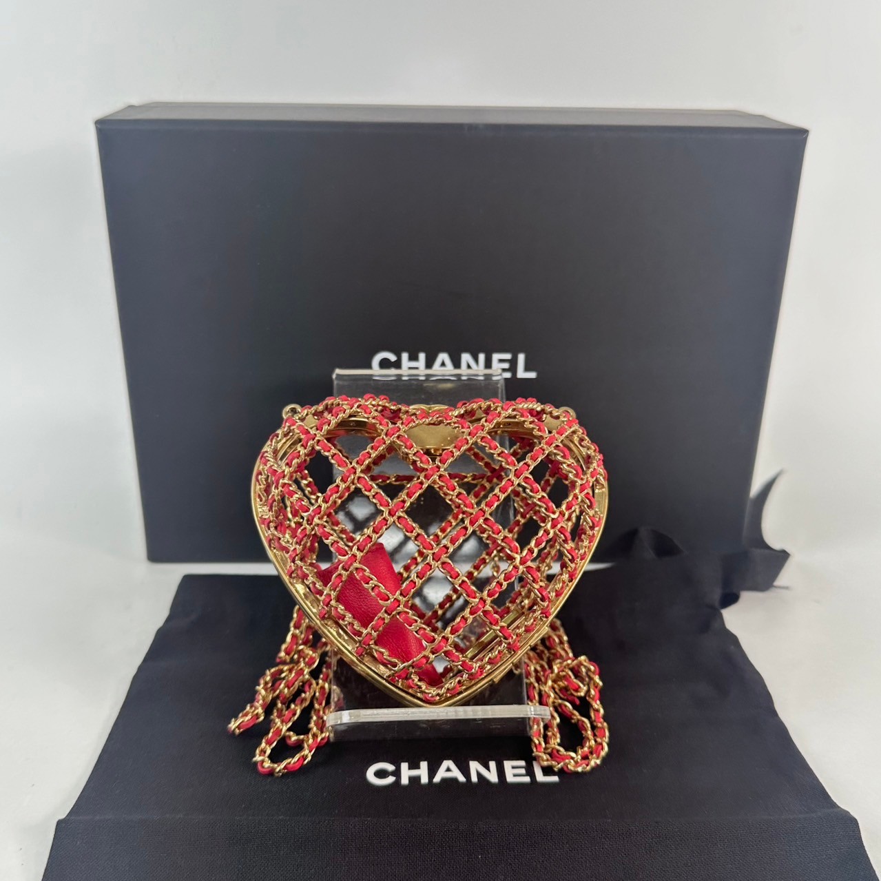 香奈兒 CHANEL 愛心型 晚宴包  晶片款 鏤空皮穿鍊愛心包 原廠盒子/防塵袋