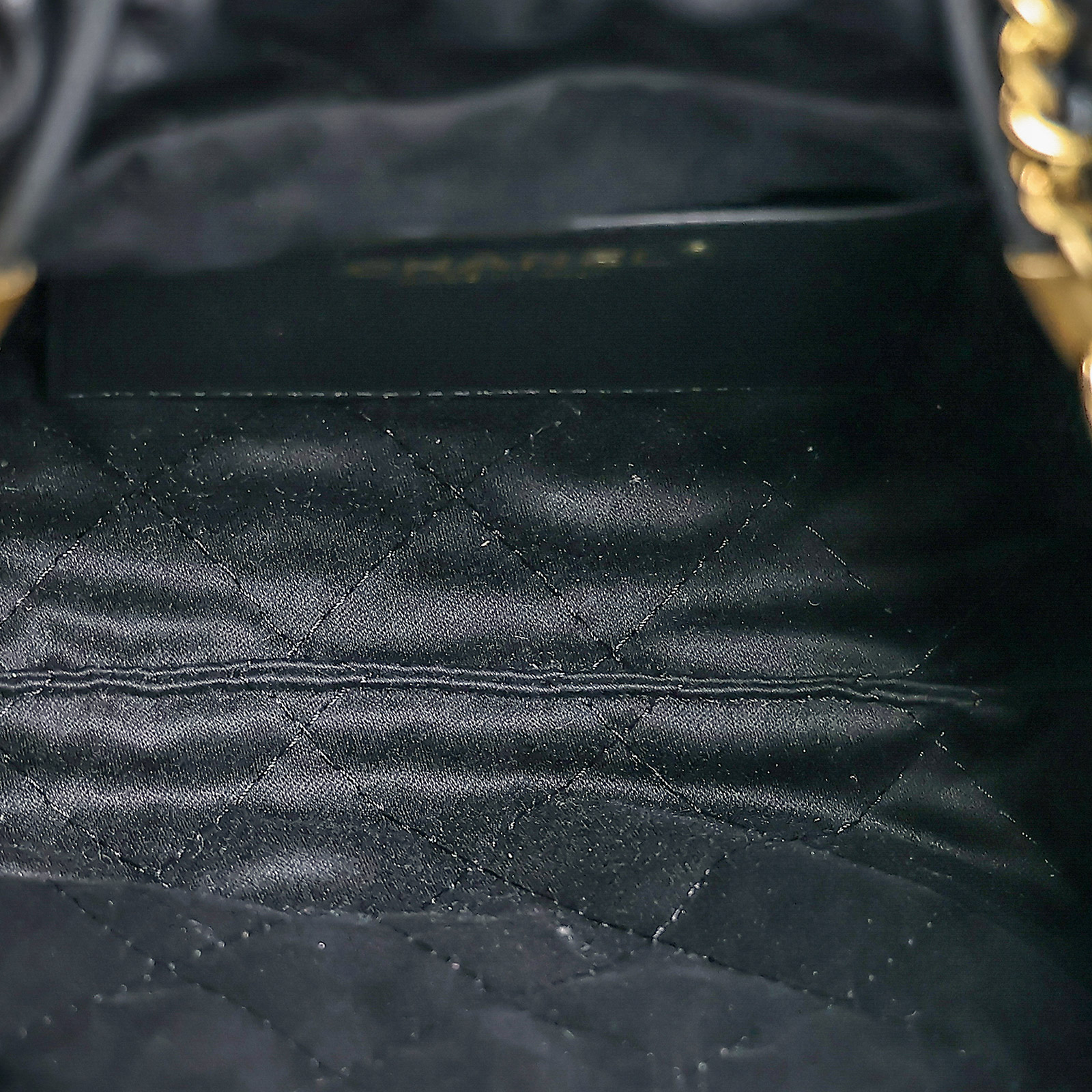 香奈兒 CHANEL 22 迷你 束口包 AS3980 晶片款 黑金22包MINI 防塵袋