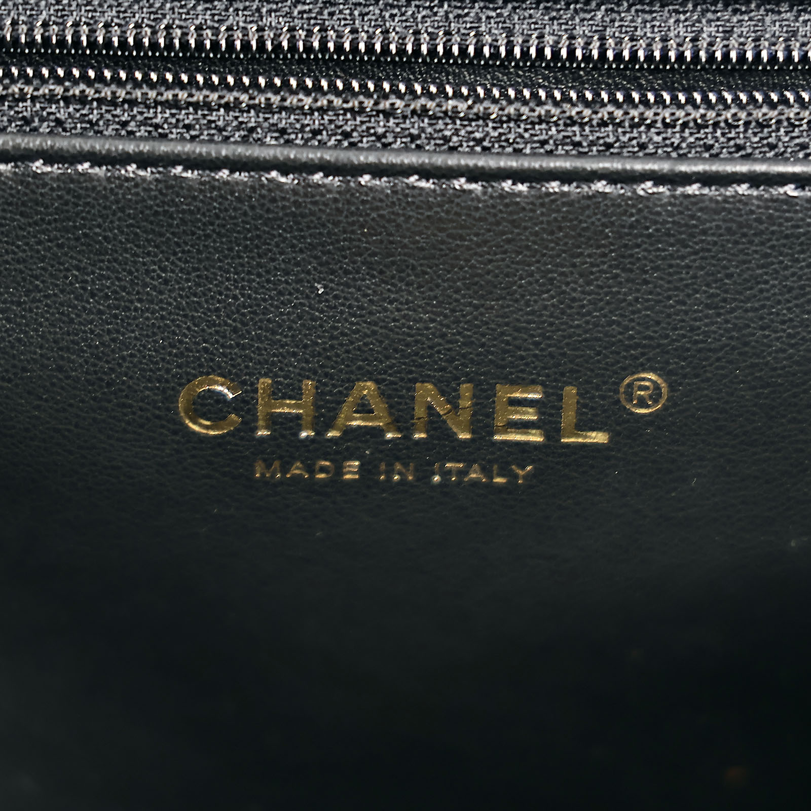香奈兒 CHANEL 字母鍊條 口蓋包 AS3885 晶片款 黑金羊LOGO金鍊包 原廠盒子/購買證明