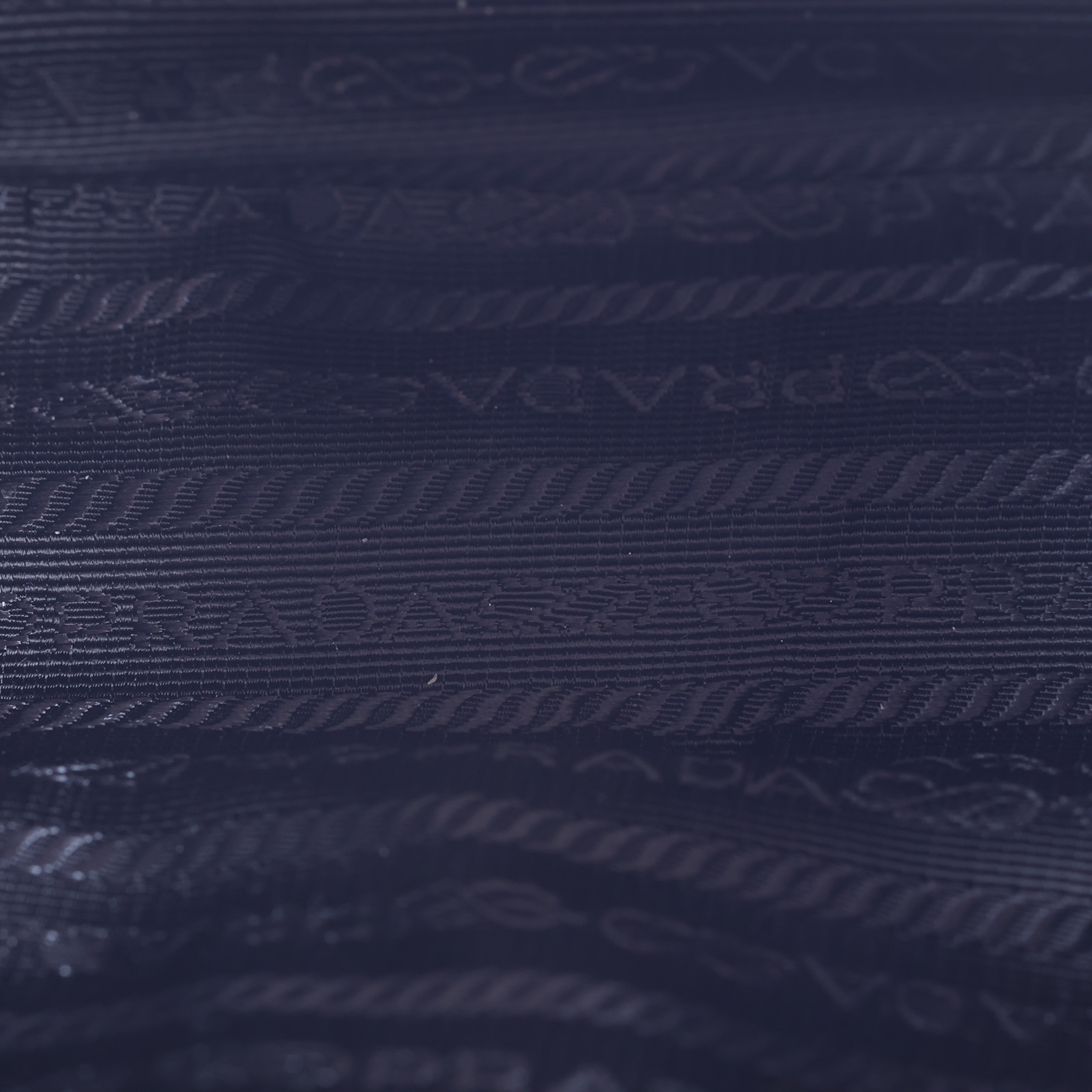 普拉達 PRADA Prada Re-Edition 環保尼龍 迷你袋 1NE204 黑尼龍MINI HOBO肩背包 防塵袋/購買證明影本