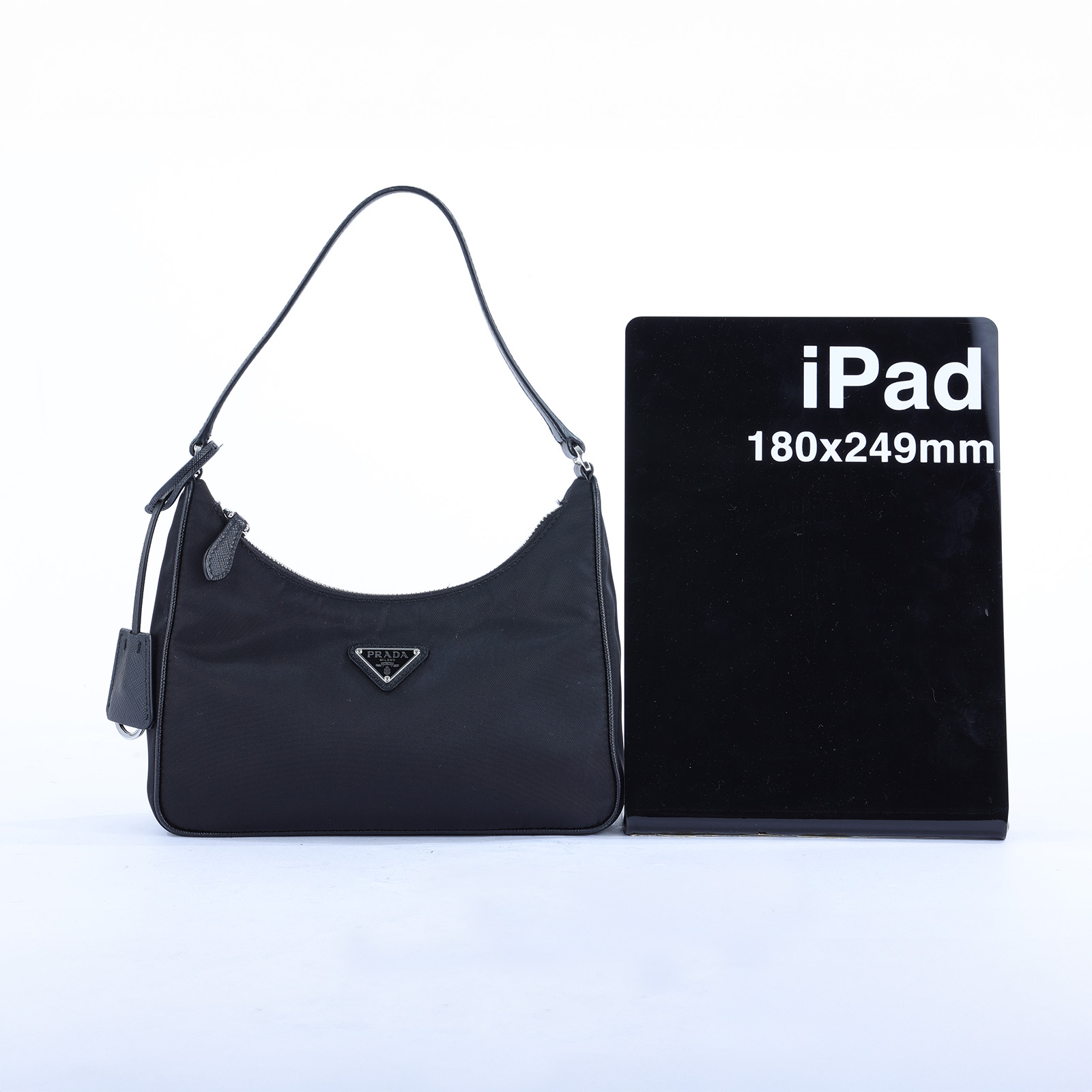 普拉達 PRADA Prada Re-Edition 環保尼龍 迷你袋 1NE204 黑尼龍MINI HOBO肩背包 防塵袋/購買證明影本