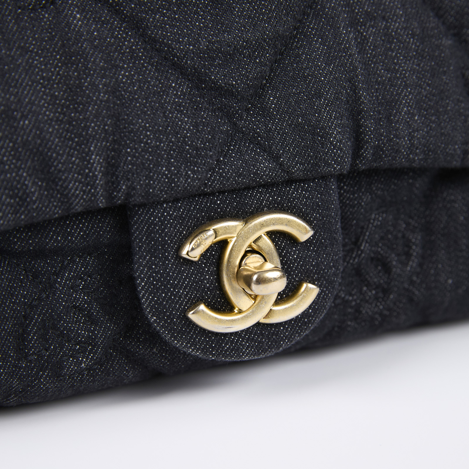 香奈兒 CHANEL 粗鍊條 肩背 口蓋包 AS3216 晶片款 黑牛仔粗鍊肩背包 原廠盒子/防塵袋