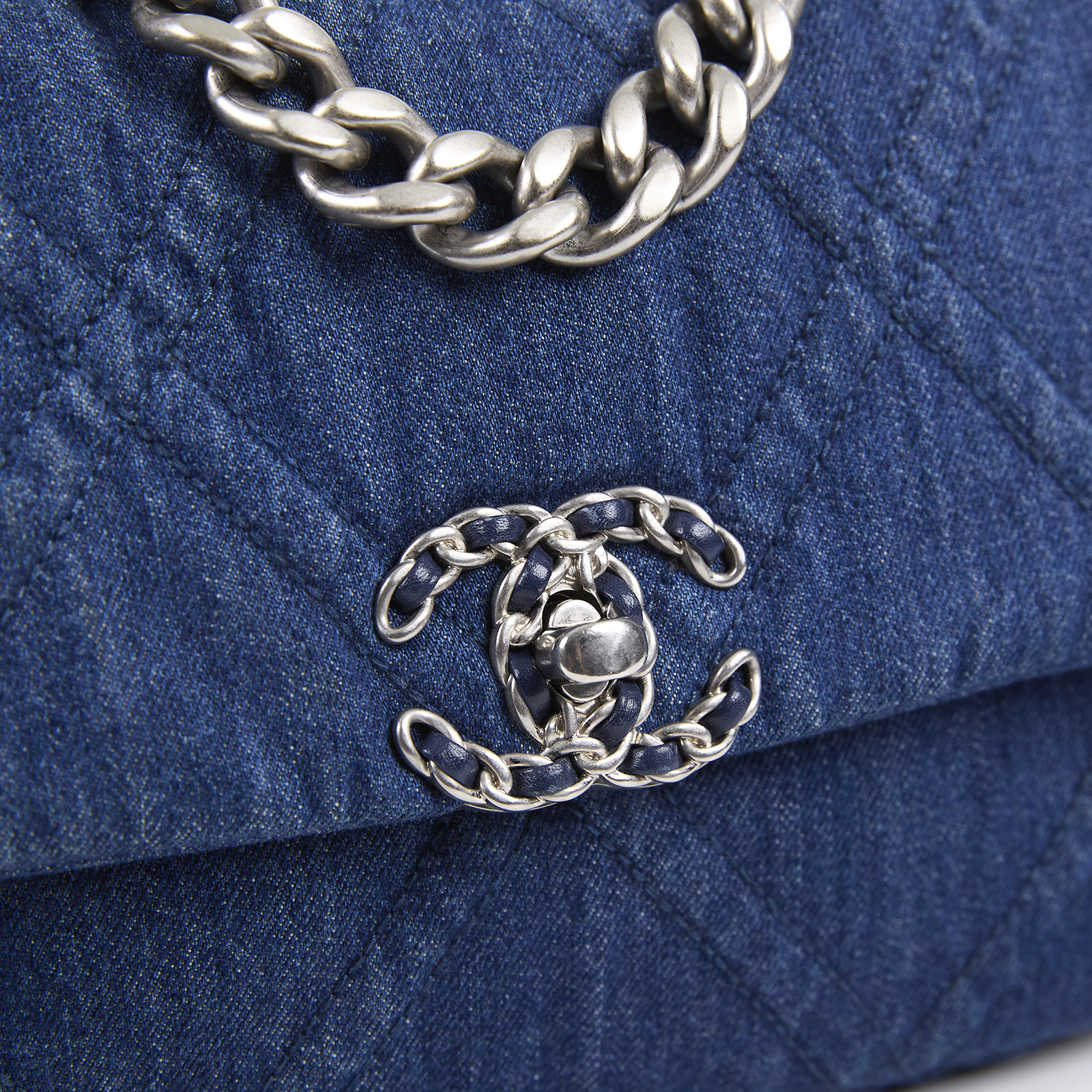 香奈兒 CHANEL 19 口蓋包 菱格紋 金銀鍊帶 手提 肩背包 AS1160 晶片款 藍銀牛仔19 26CM 原廠盒子/防塵袋