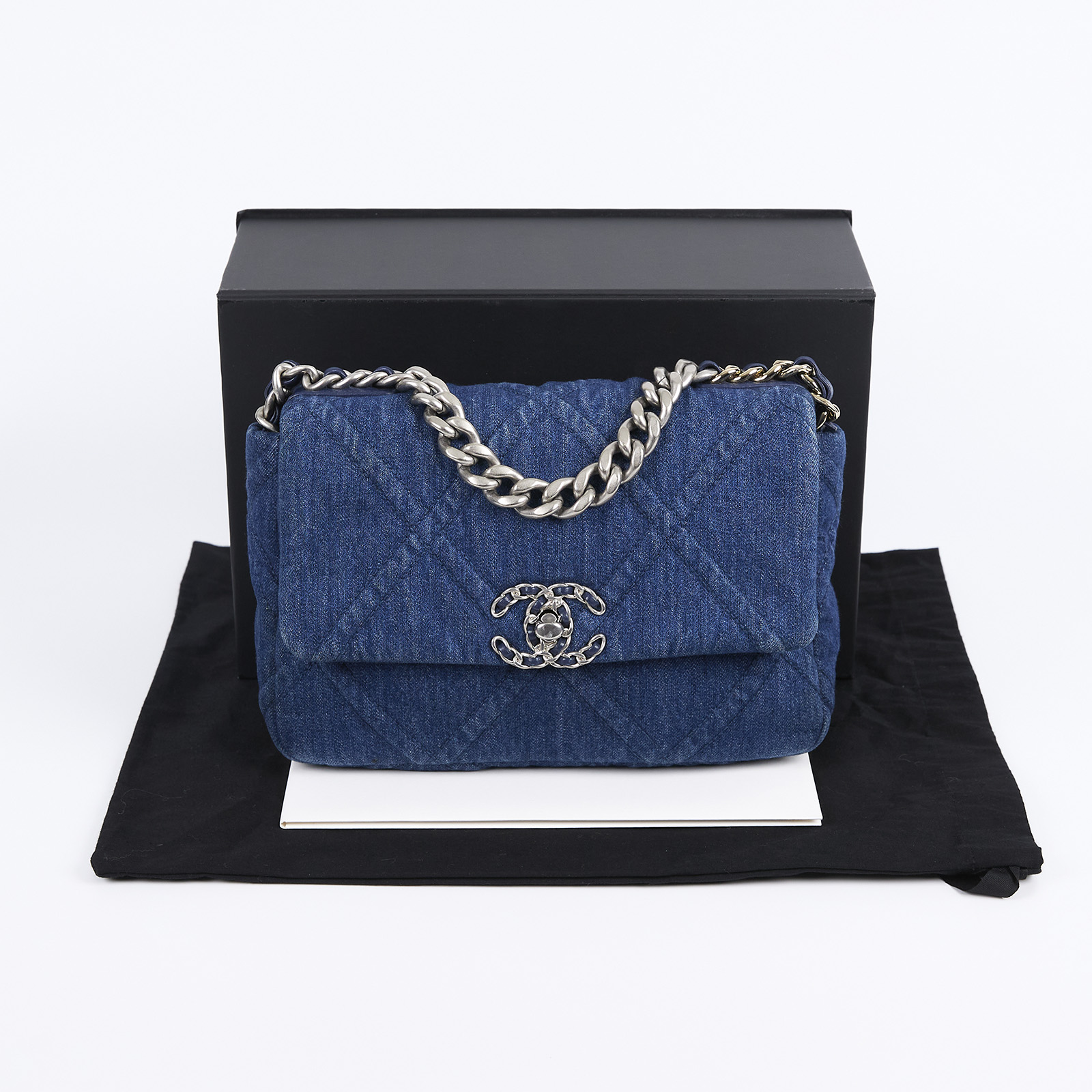 香奈兒 CHANEL 19 口蓋包 菱格紋 金銀鍊帶 手提 肩背包 AS1160 晶片款 藍銀牛仔19 26CM 原廠盒子/防塵袋