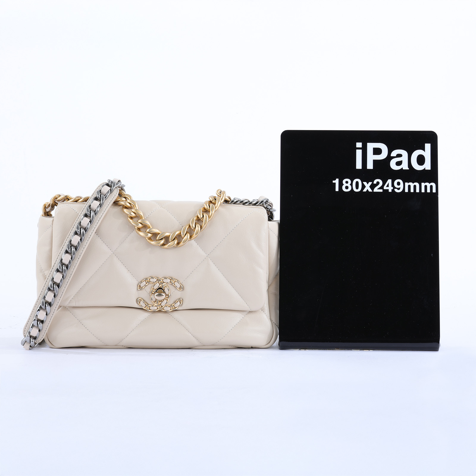 香奈兒 CHANEL 19 口蓋包 菱格紋 金銀鍊帶 手提 肩背包 AS1160 米色羊皮金扣19包26CM 原廠盒子/防塵袋/保證卡