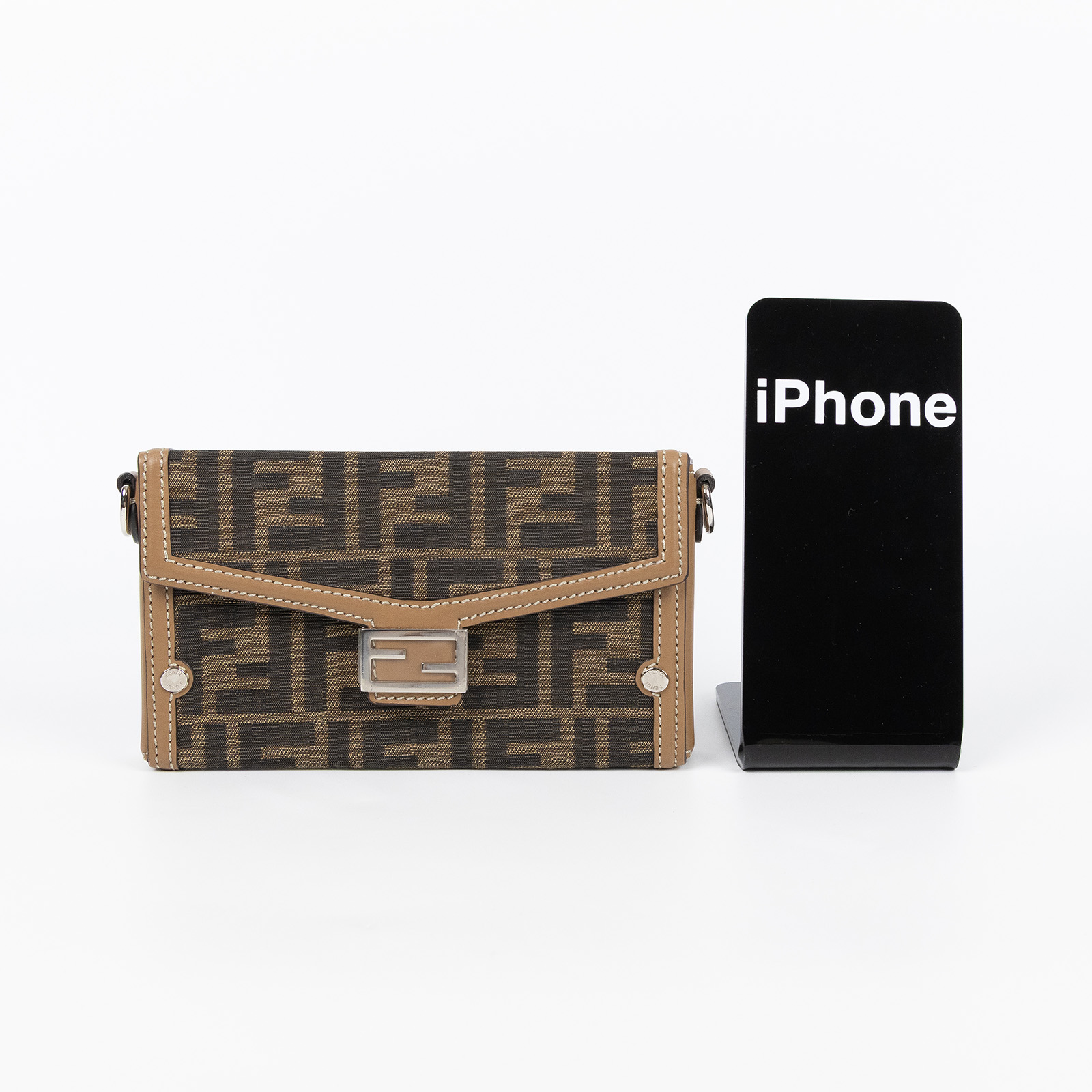 芬迪 FENDI Mini Soft Trunk Baguette 帆布 斜背手機包 7AS139AFBV  原廠盒子/防塵袋/背帶/保證卡/購買證明影本