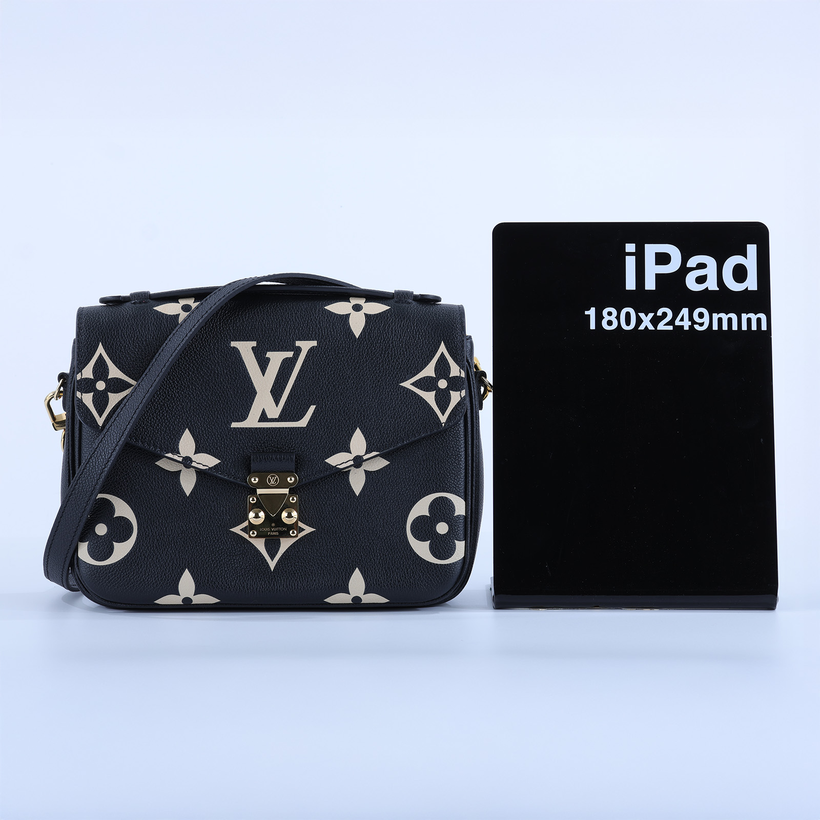 路易威登 LOUIS VUITTON Pochette Métis LOGO 牛皮 釦式 手提 斜背包 M45773 晶片款  背帶