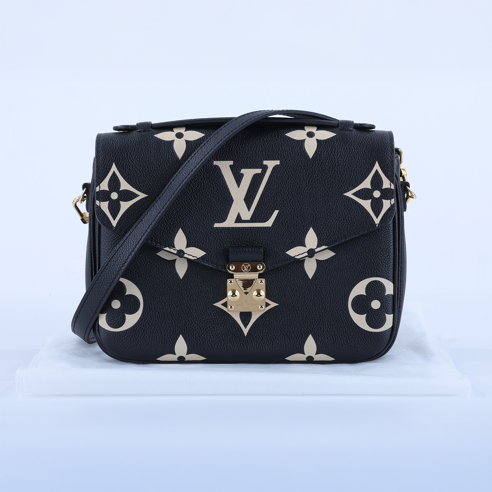 路易威登 LOUIS VUITTON Pochette Métis LOGO 牛皮 釦式 手提 斜背包 M45773 晶片款  背帶
