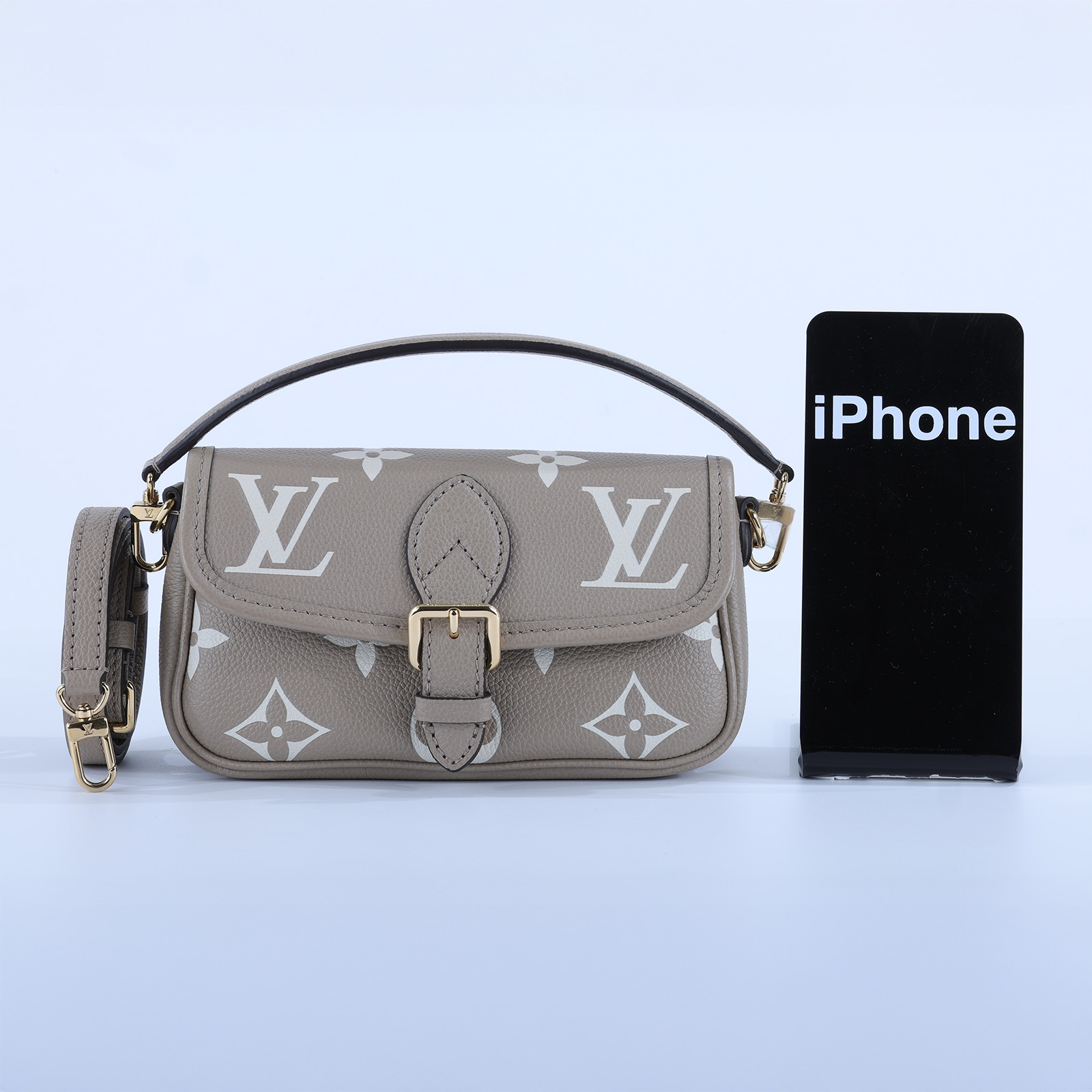 路易威登 LOUIS VUITTON Nano Diane 腋下包法棍 單肩背包 斑鳩灰 奶油色 M83300 晶片款  背帶2/購買證明